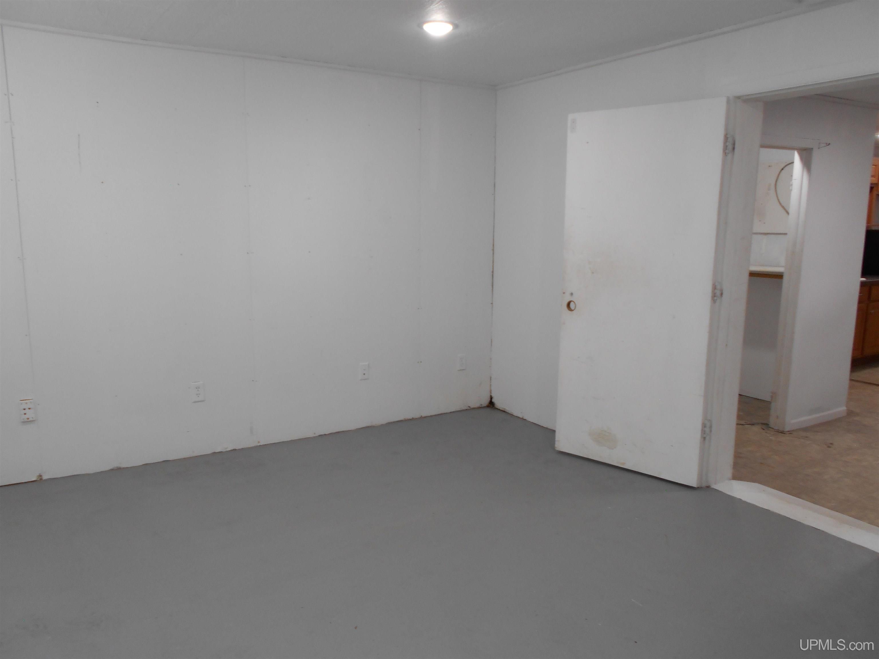 321 Deer Street Property Photo 15