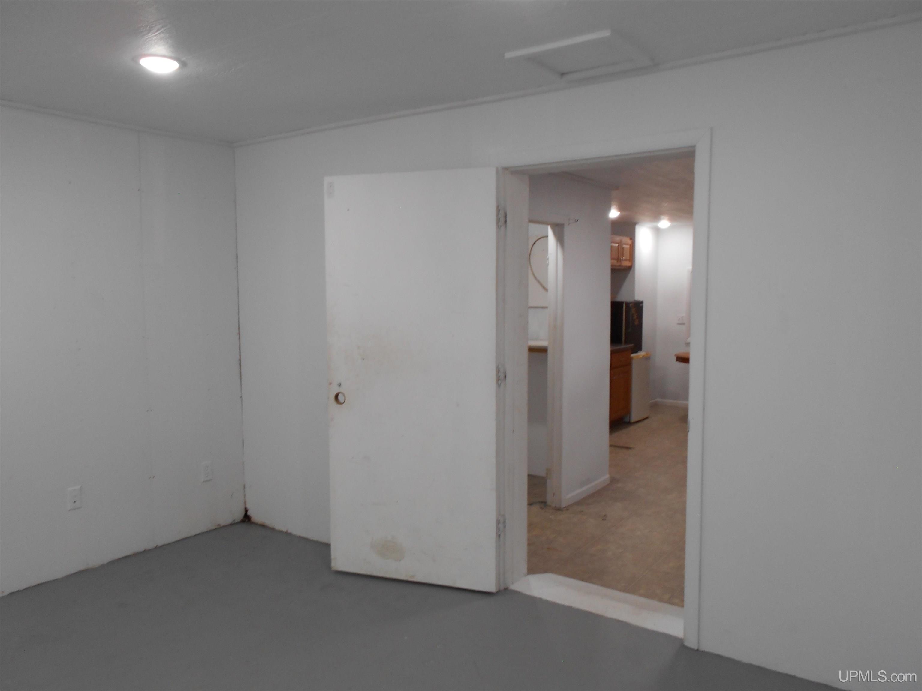 321 Deer Street Property Photo 16