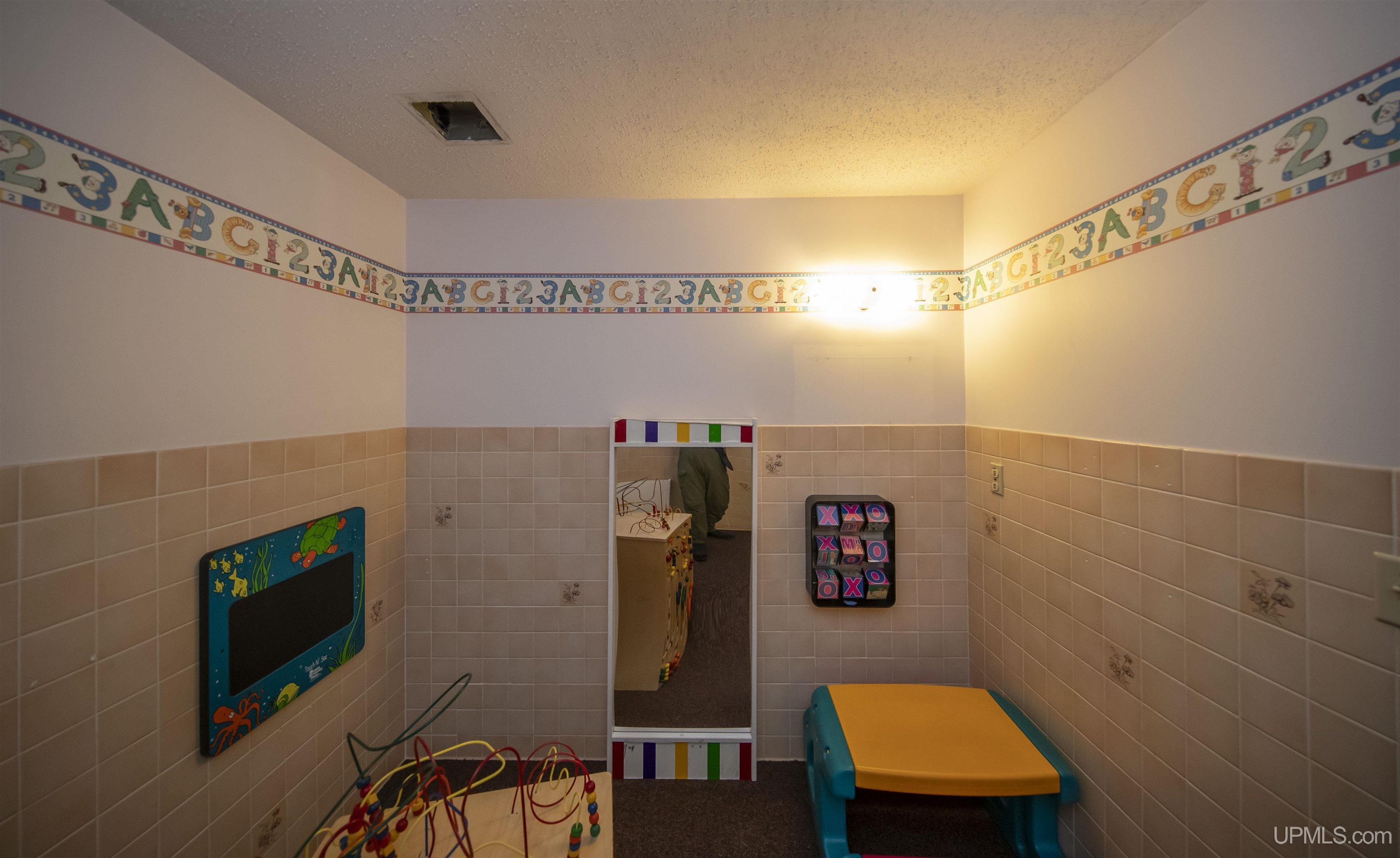 337 Brady Avenue Property Photo 7