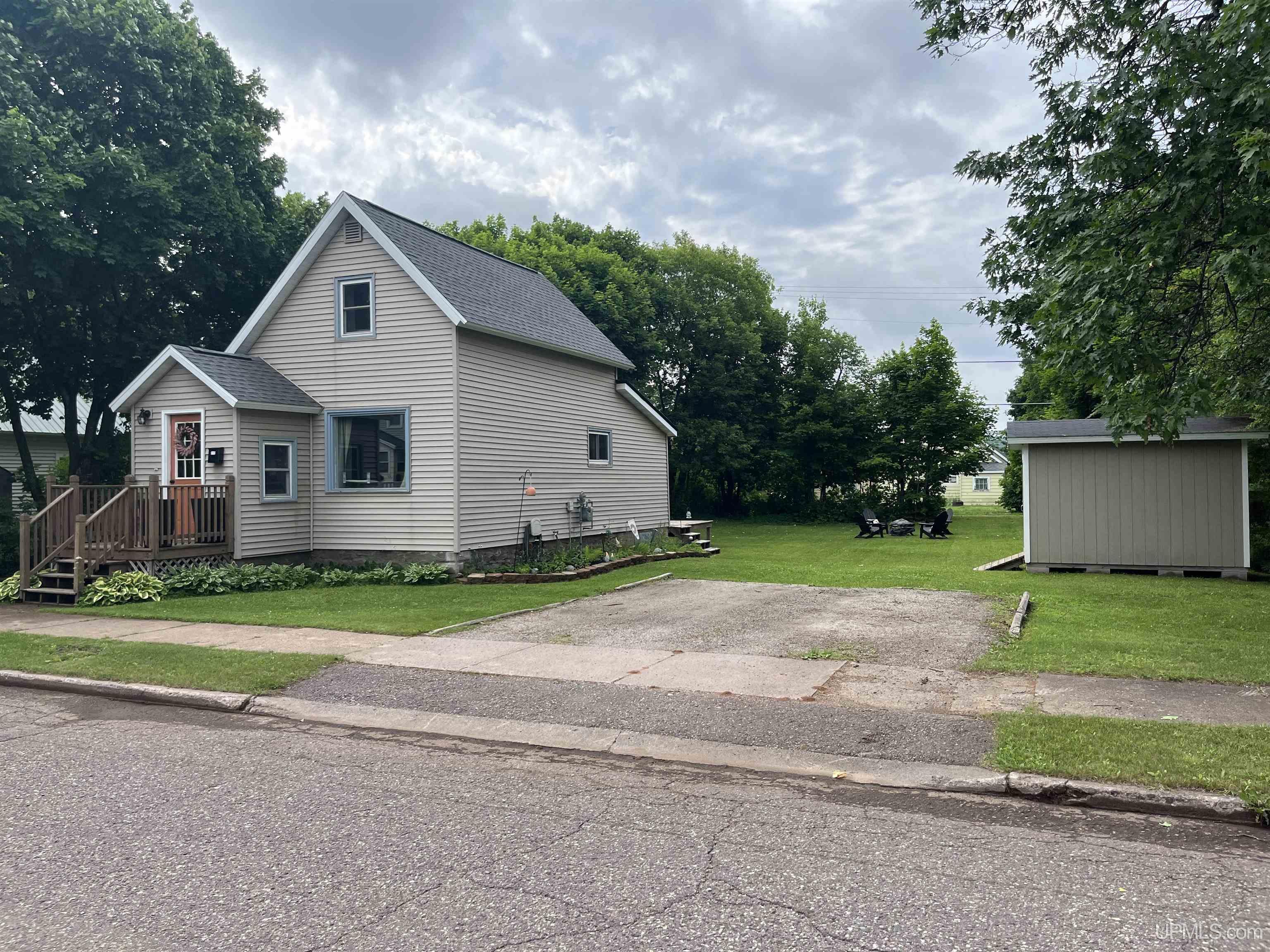 712 Wabash Street Property Photo 1