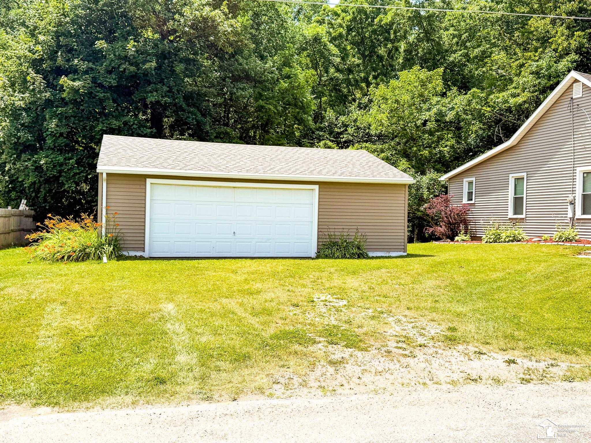 1051 Elm Street Property Photo 38