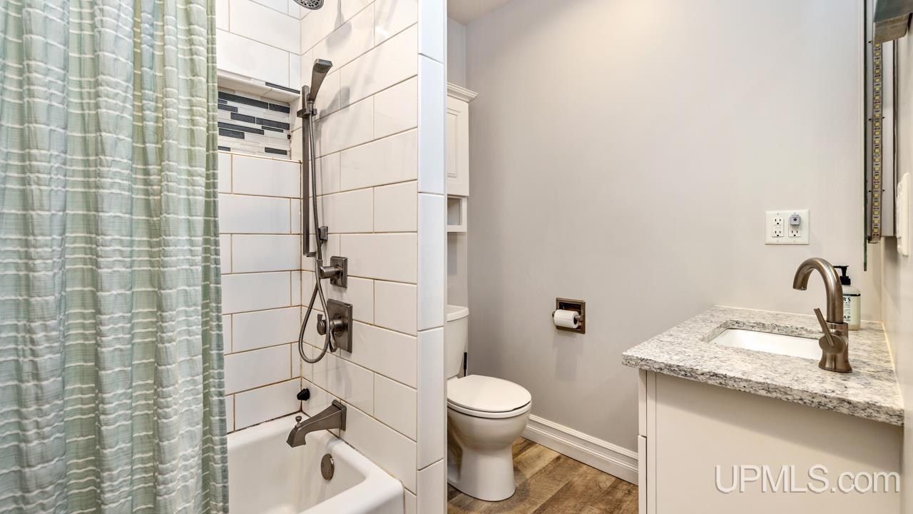715 E I Street Property Photo 17
