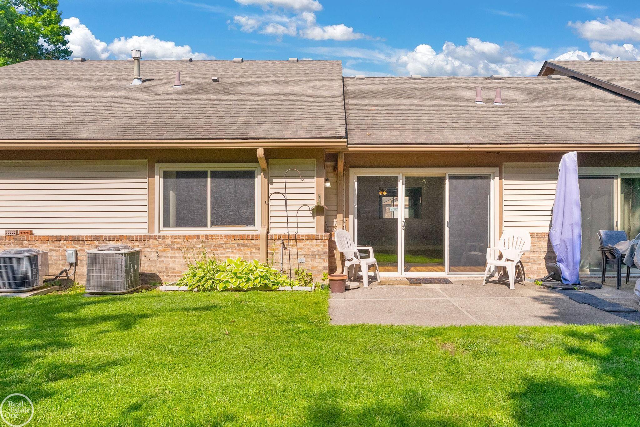 16582 Woodlane Drive Property Photo 8