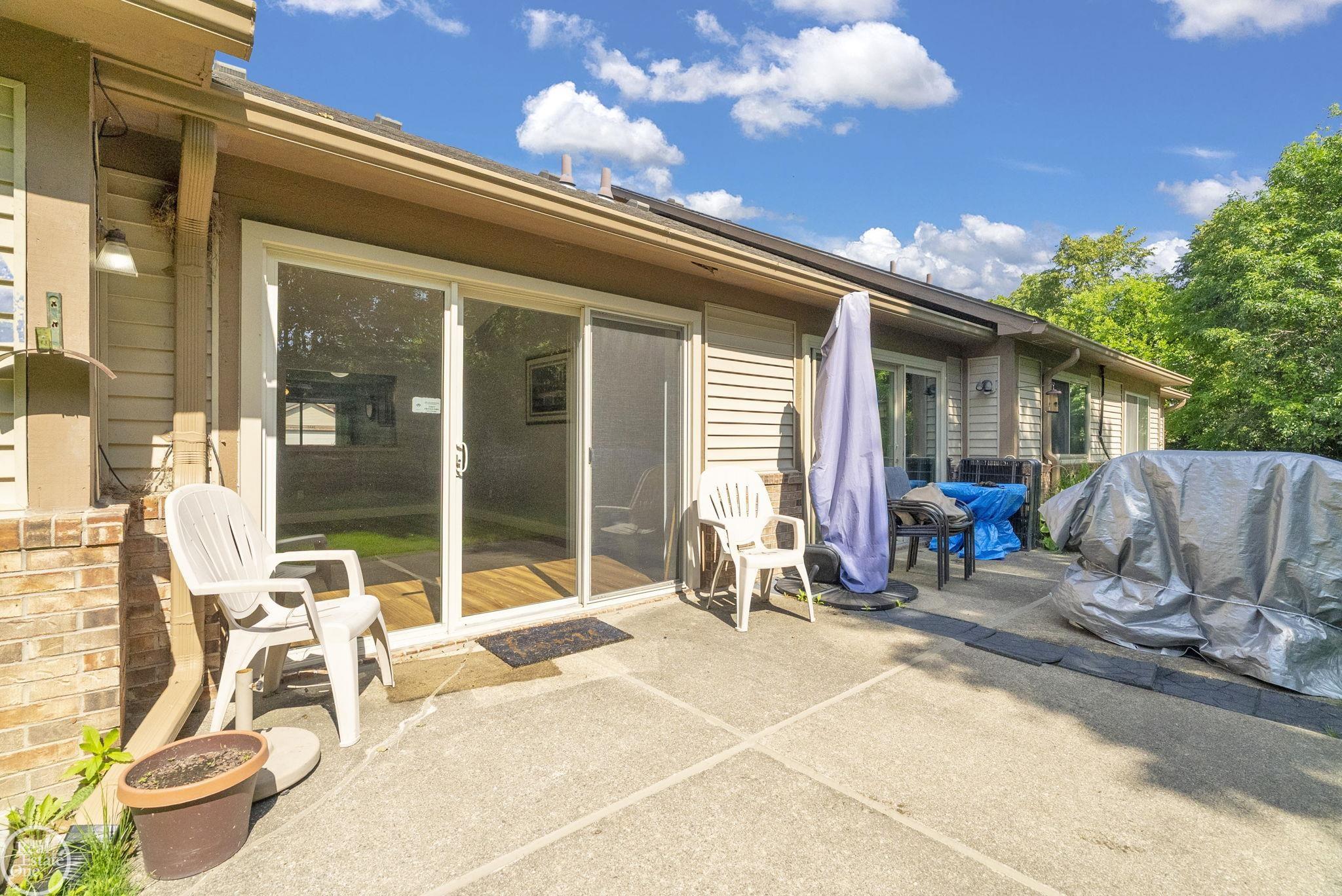 16582 Woodlane Drive Property Photo 10