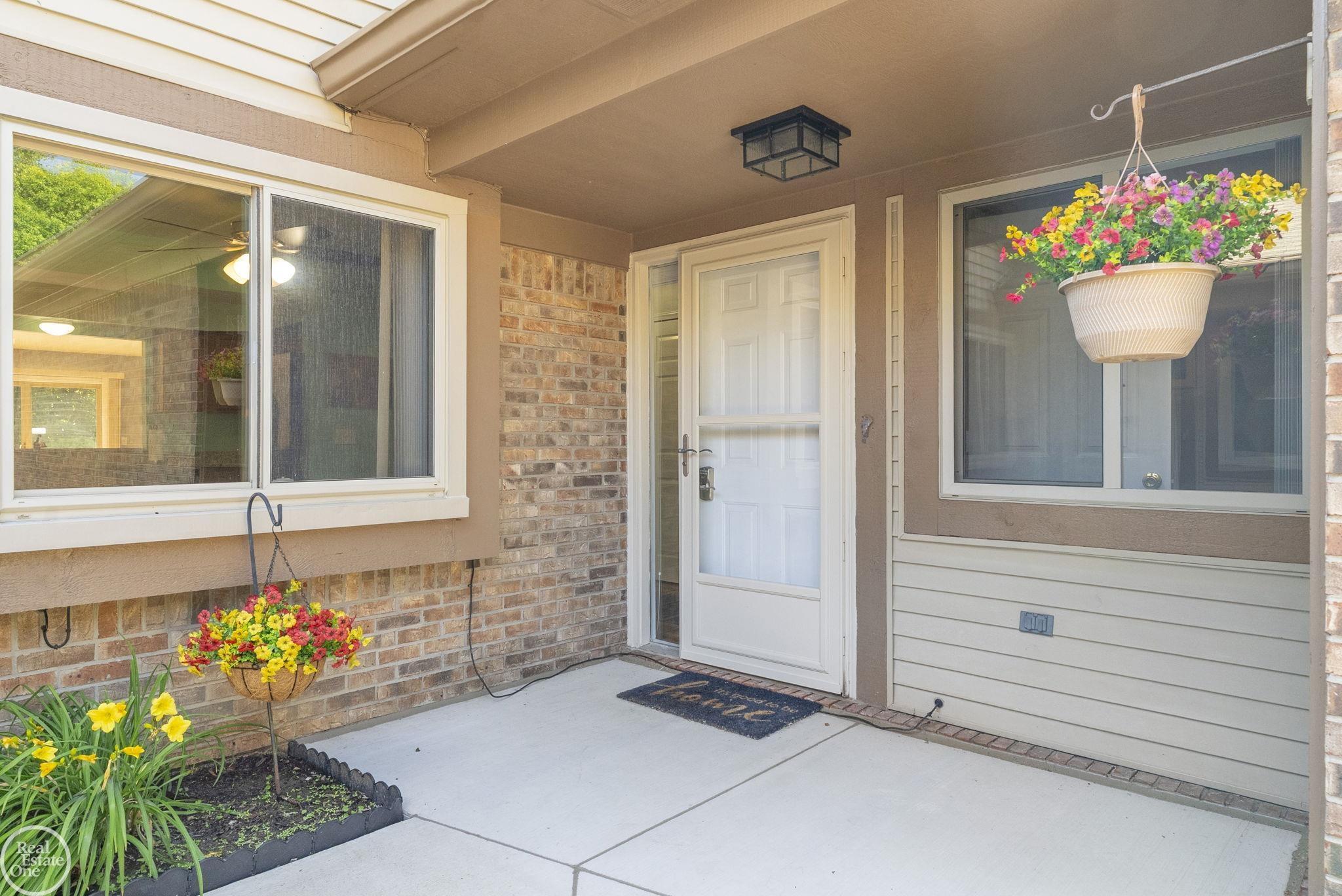 16582 Woodlane Drive Property Photo 12