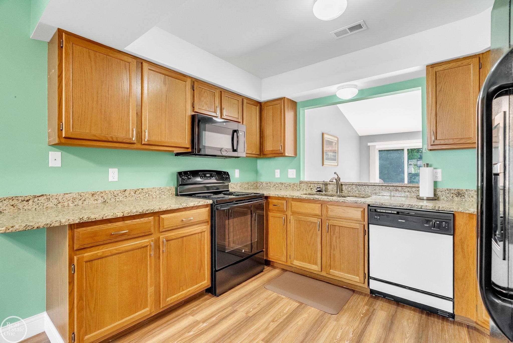 16582 Woodlane Drive Property Photo 17