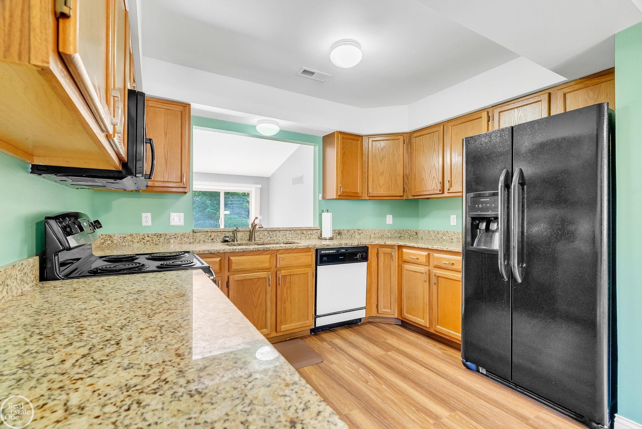 16582 Woodlane Drive Property Photo 19
