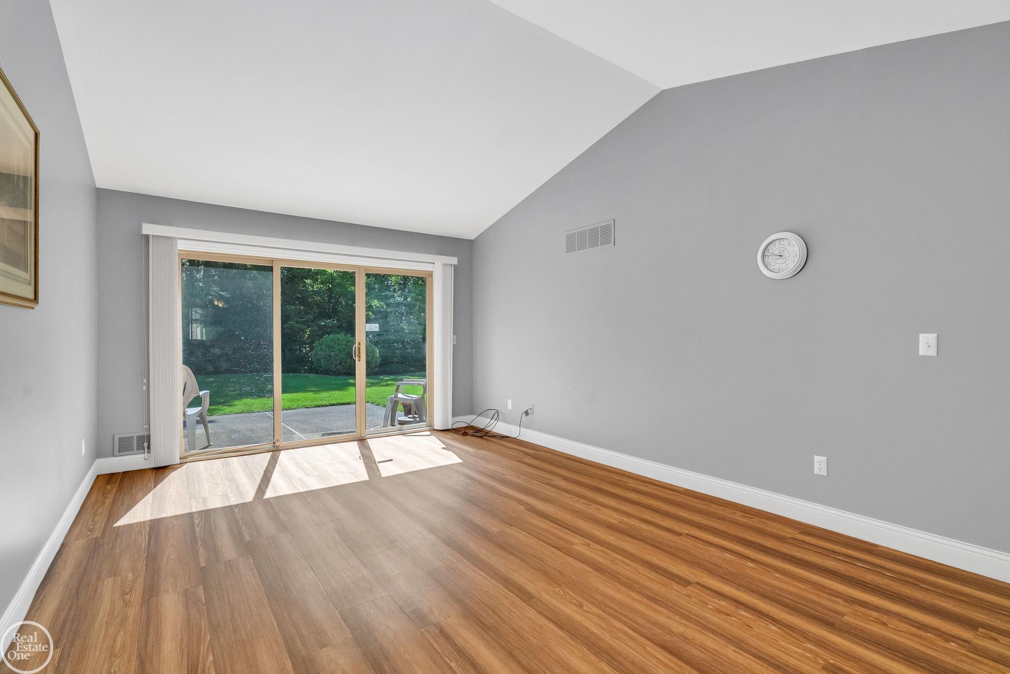 16582 Woodlane Drive Property Photo 24