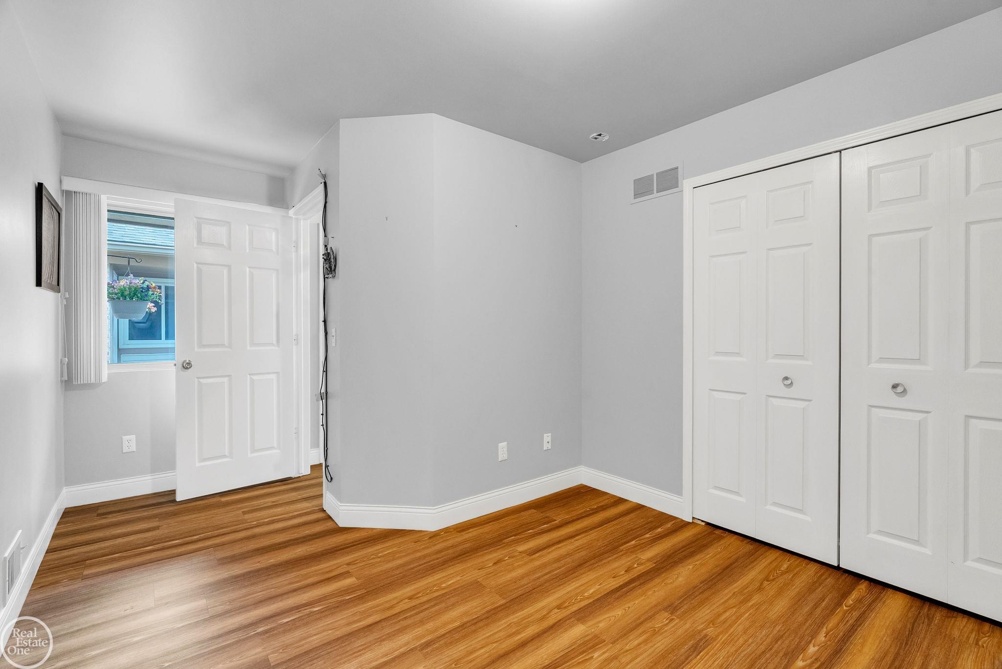 16582 Woodlane Drive Property Photo 32
