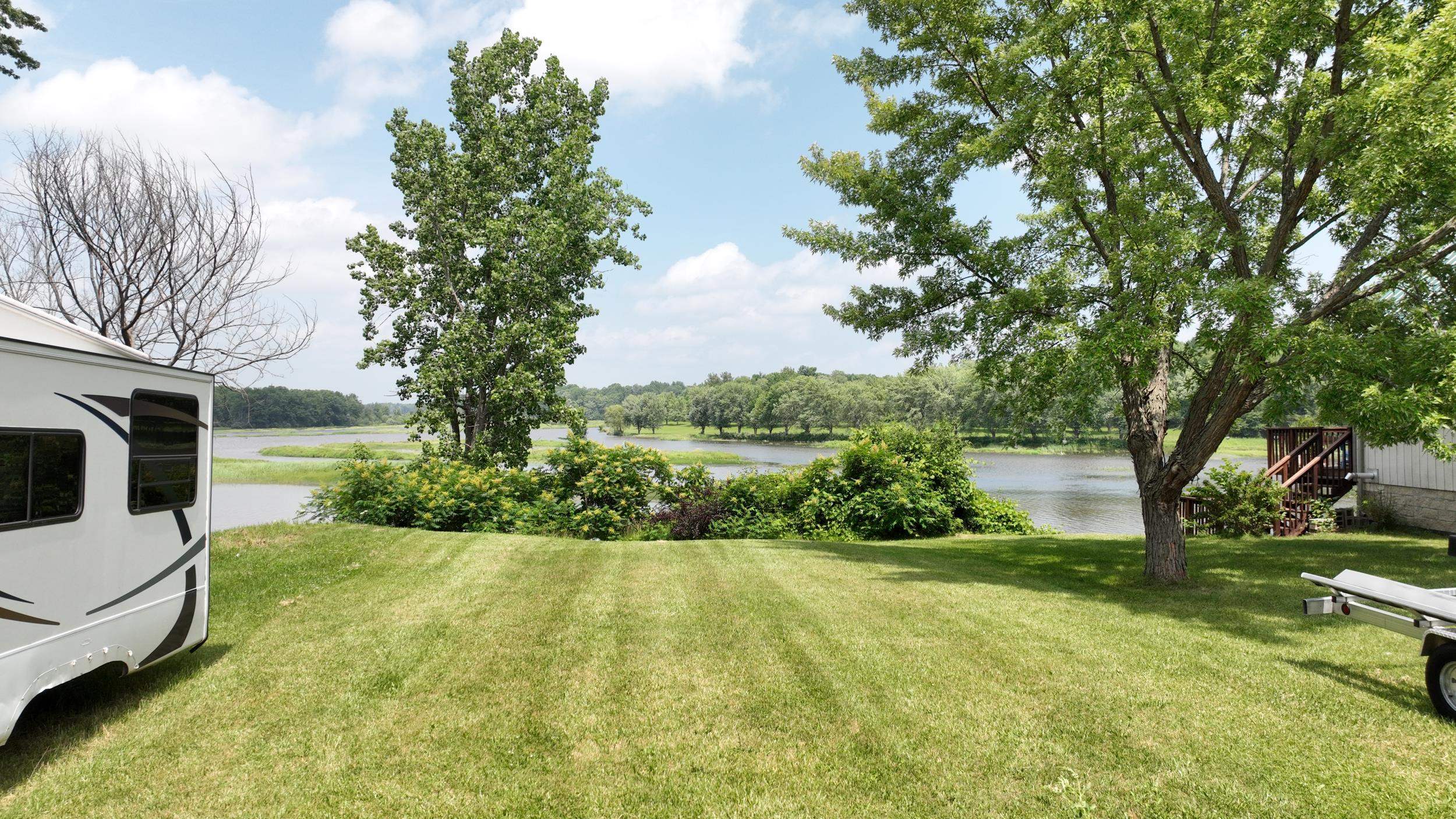 5848 N Lake Drive Drive Property Photo 8