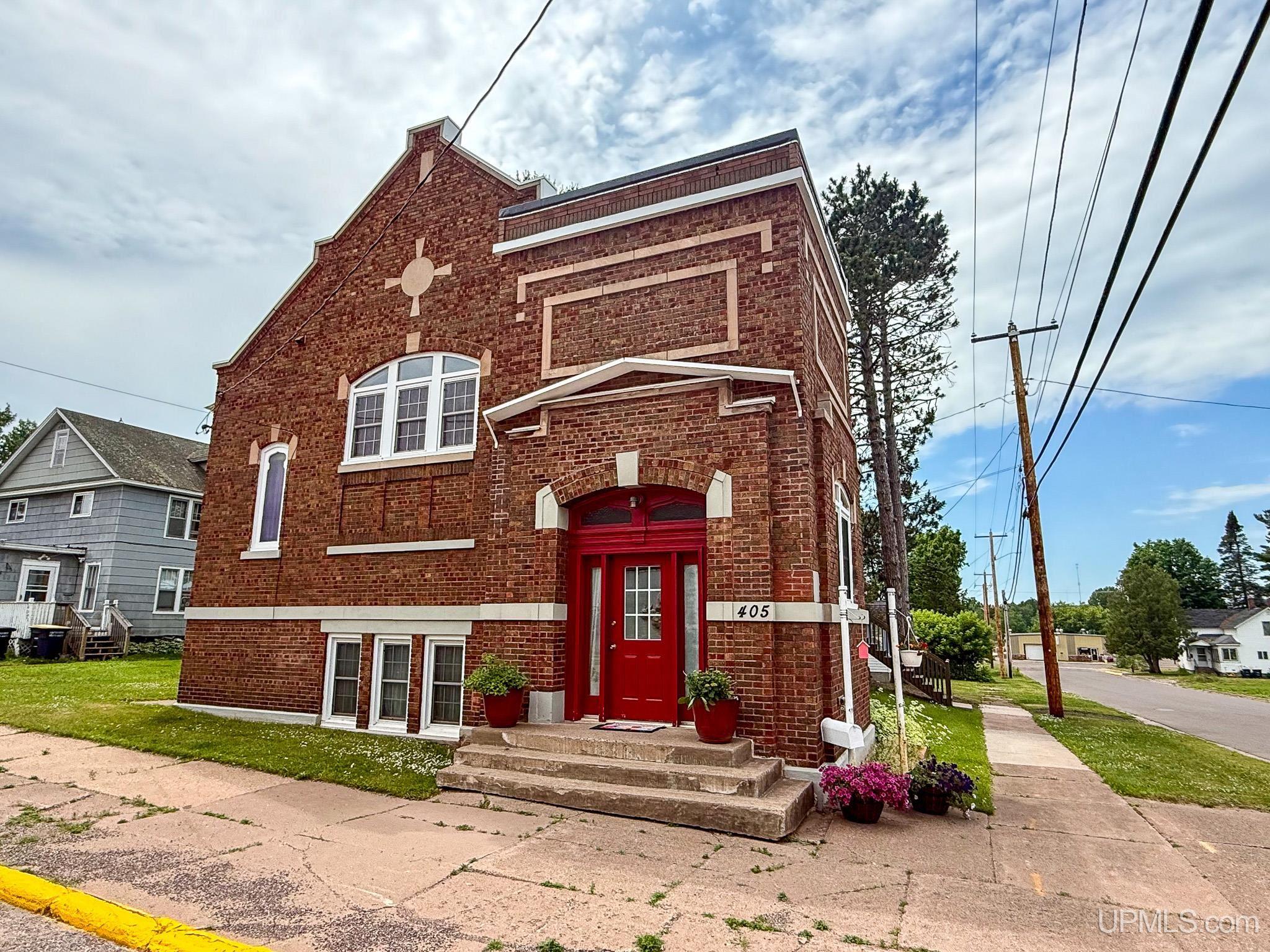 405 S Suffolk Street Property Photo 1