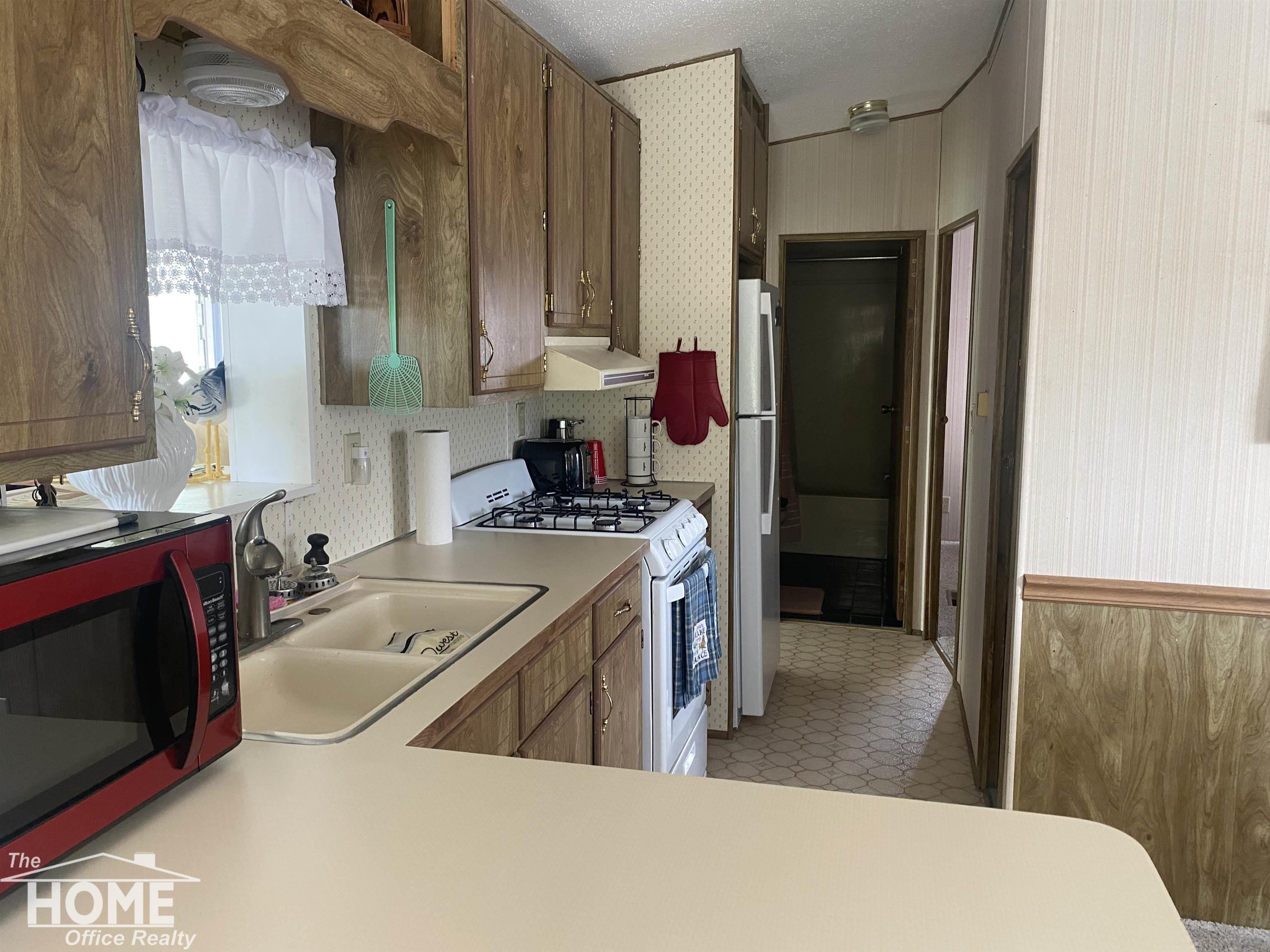 10001 Goodall Road Property Photo 7