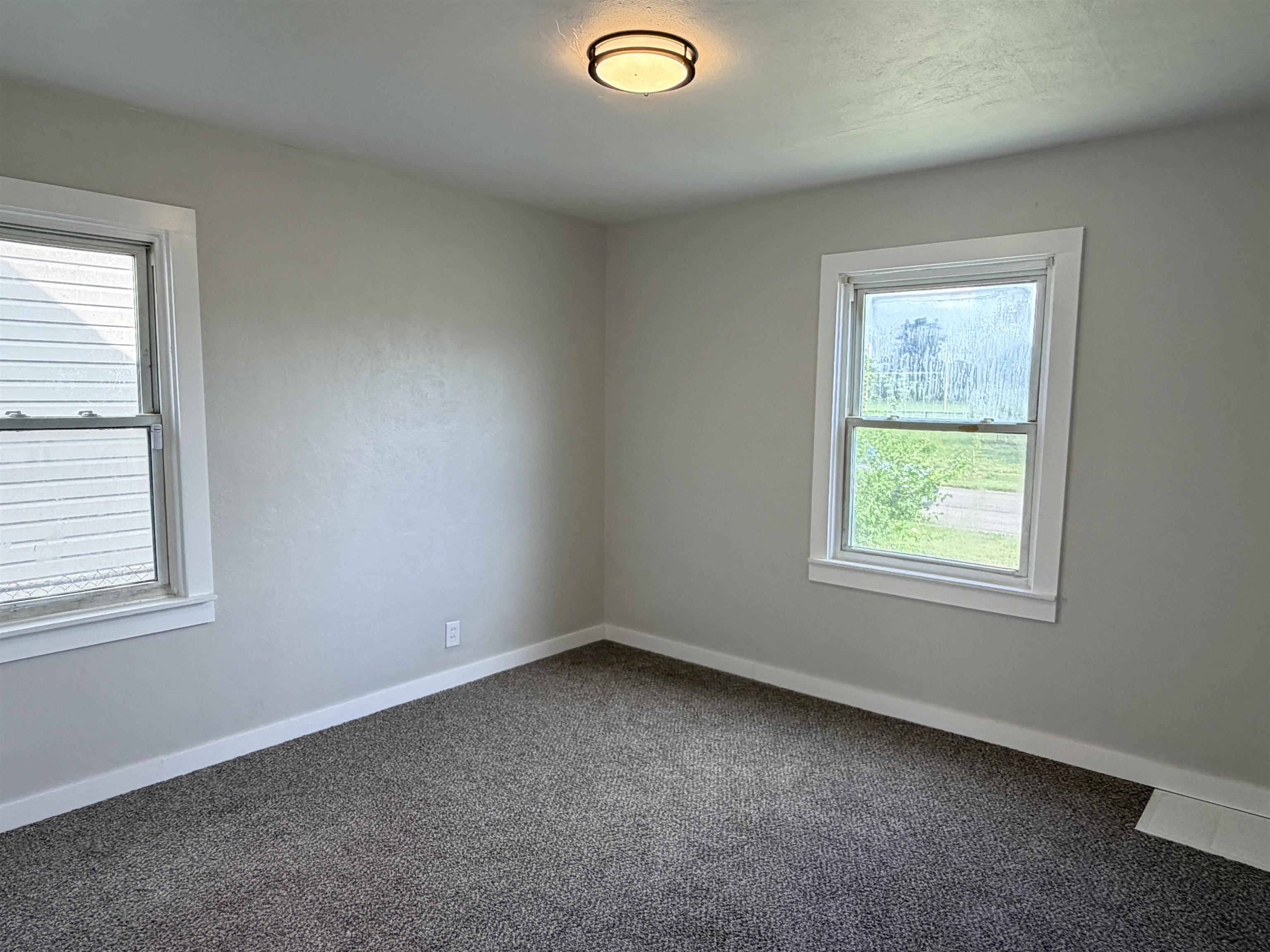 652 Ingleside Avenue Property Photo 8