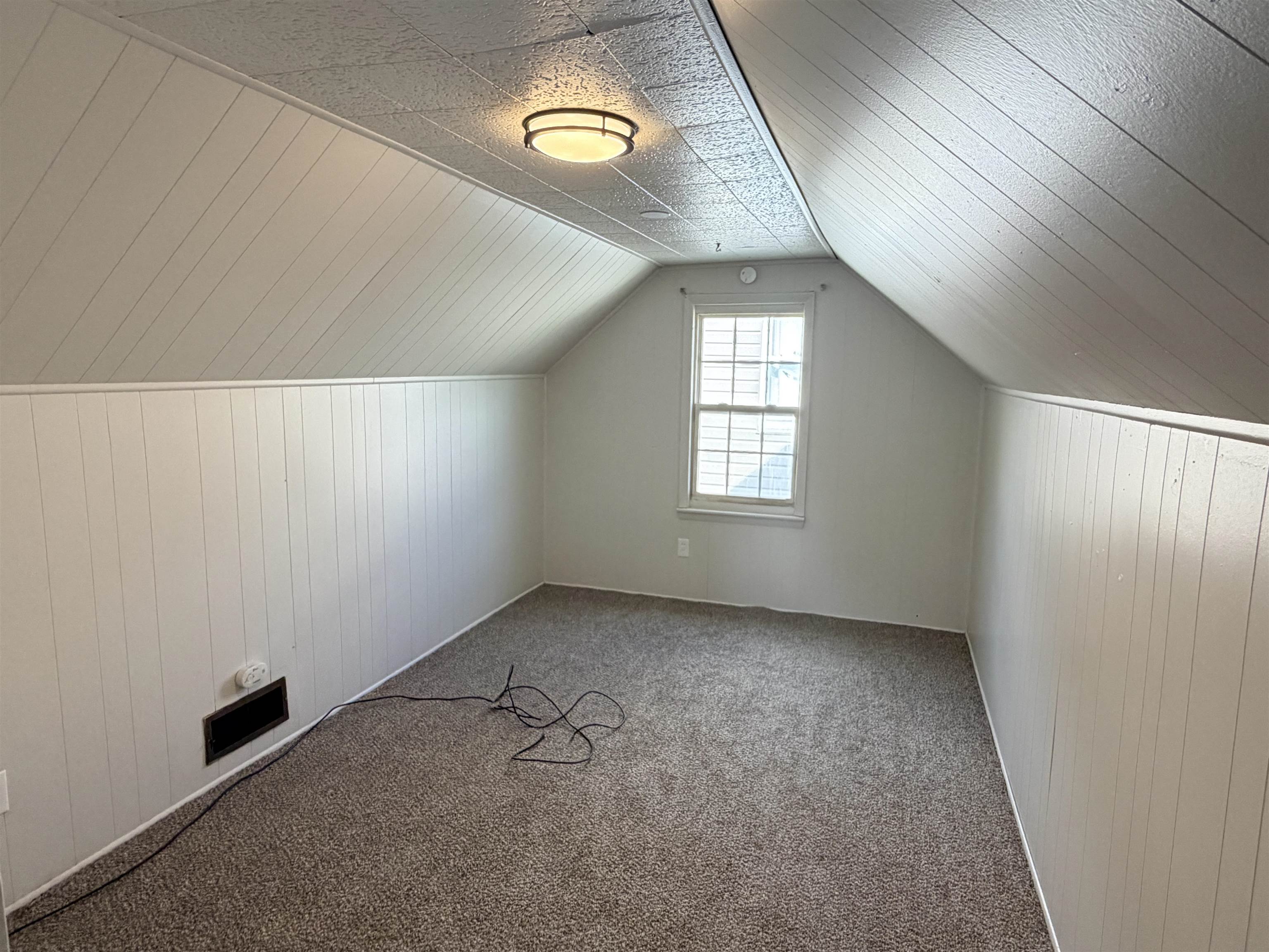 652 Ingleside Avenue Property Photo 10