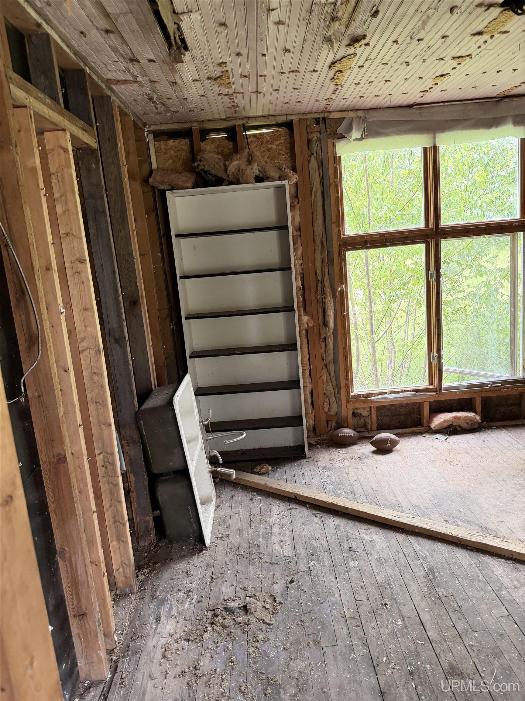 N-5367 H-15 Road Property Photo 14