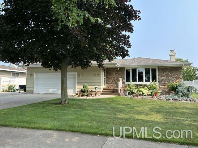 1612 S 18th Avenue Property Photo 1