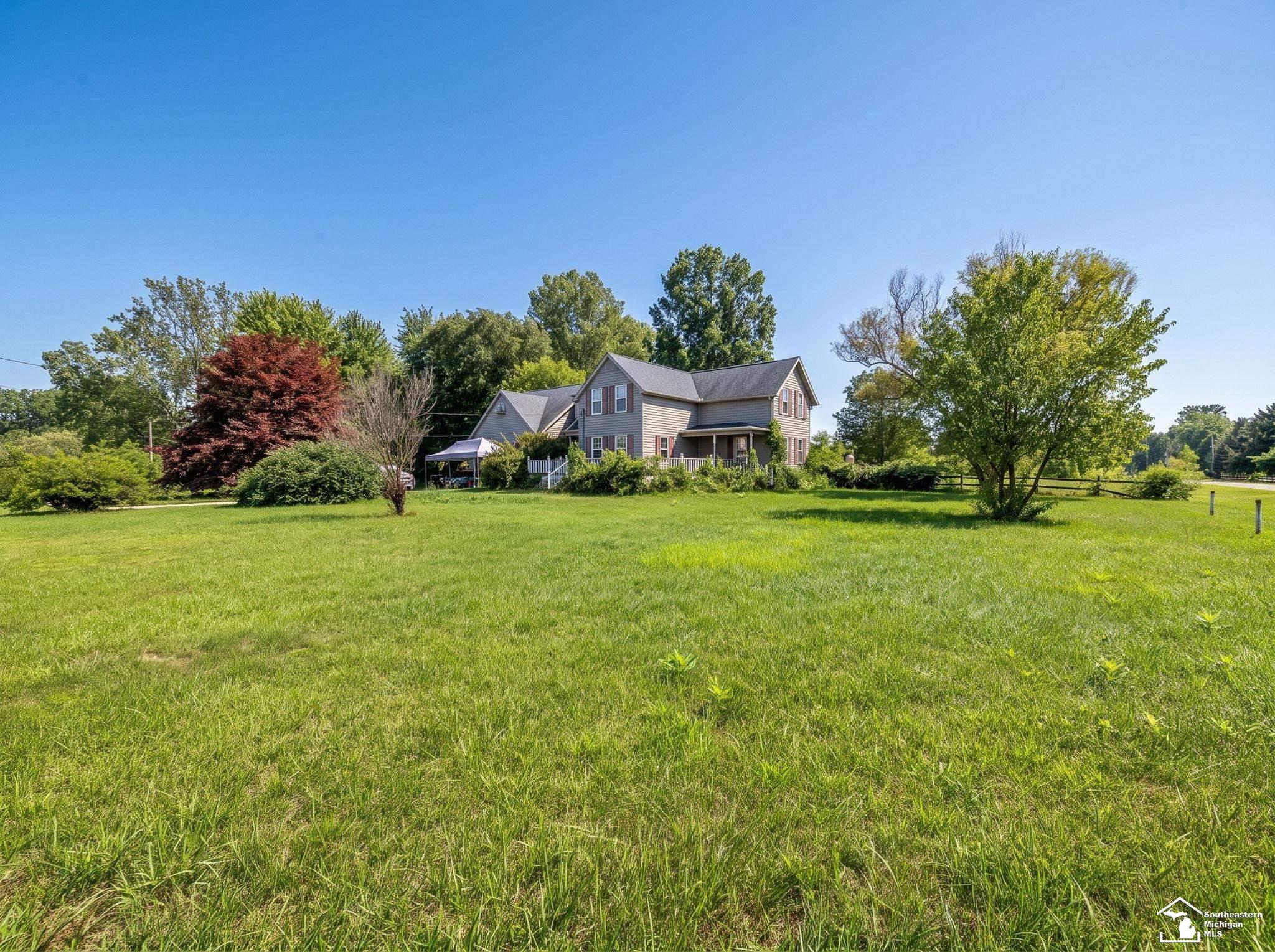 1689 W Rauch Road Property Photo 1