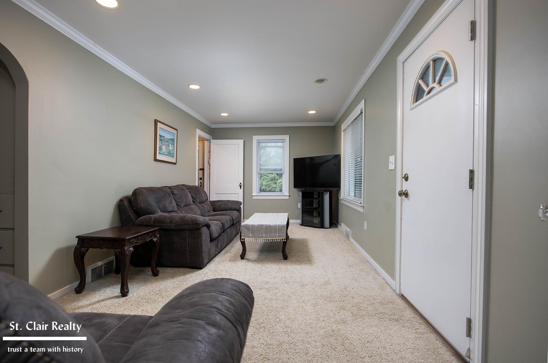 1017 Clinton Avenue Property Photo 3
