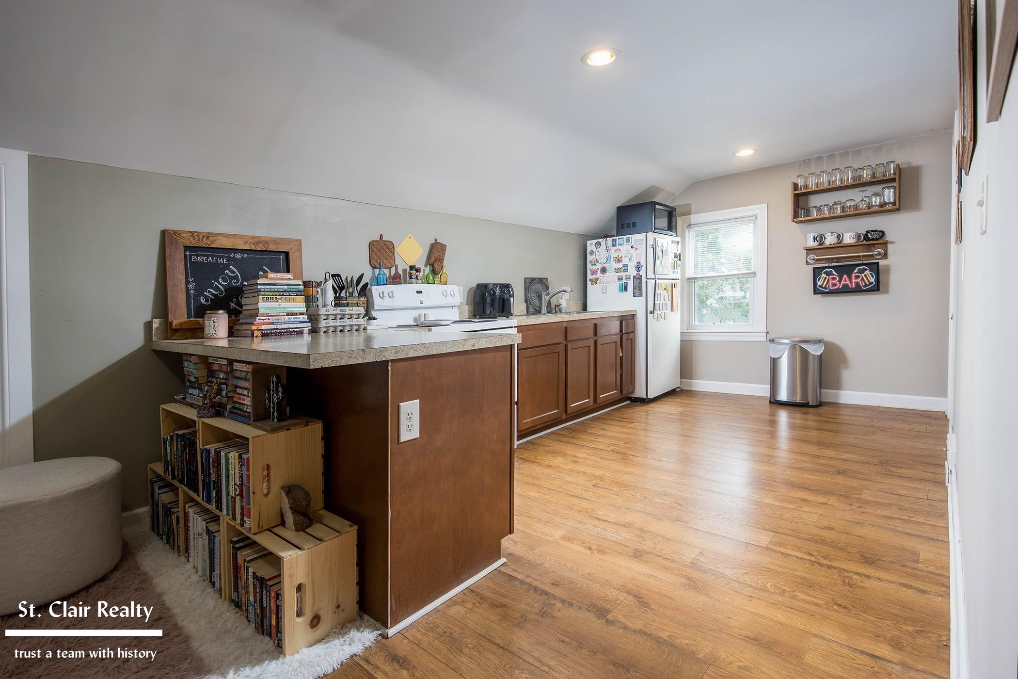 1017 Clinton Avenue Property Photo 17