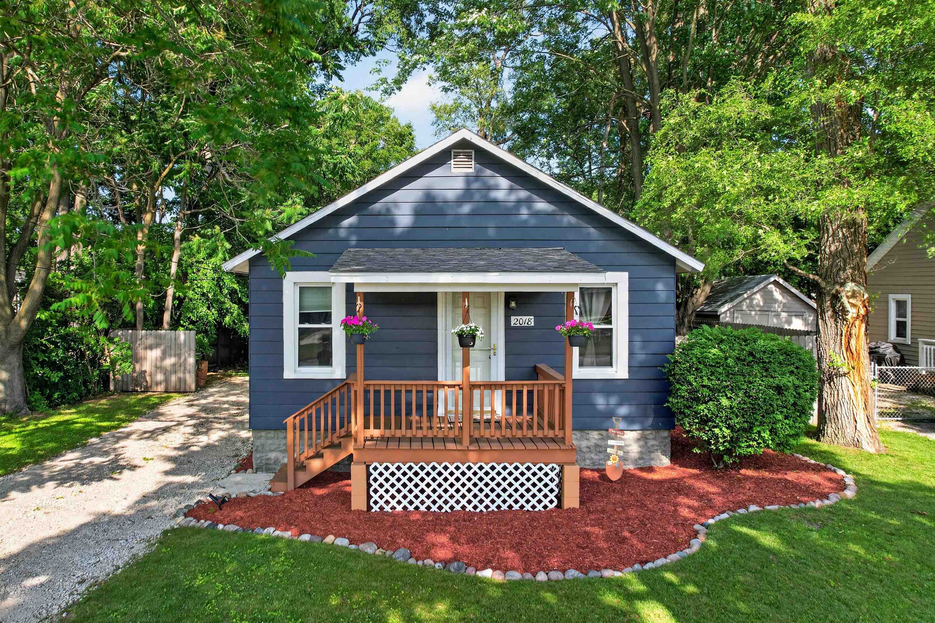 2018 Jefferson Avenue Property Photo 2
