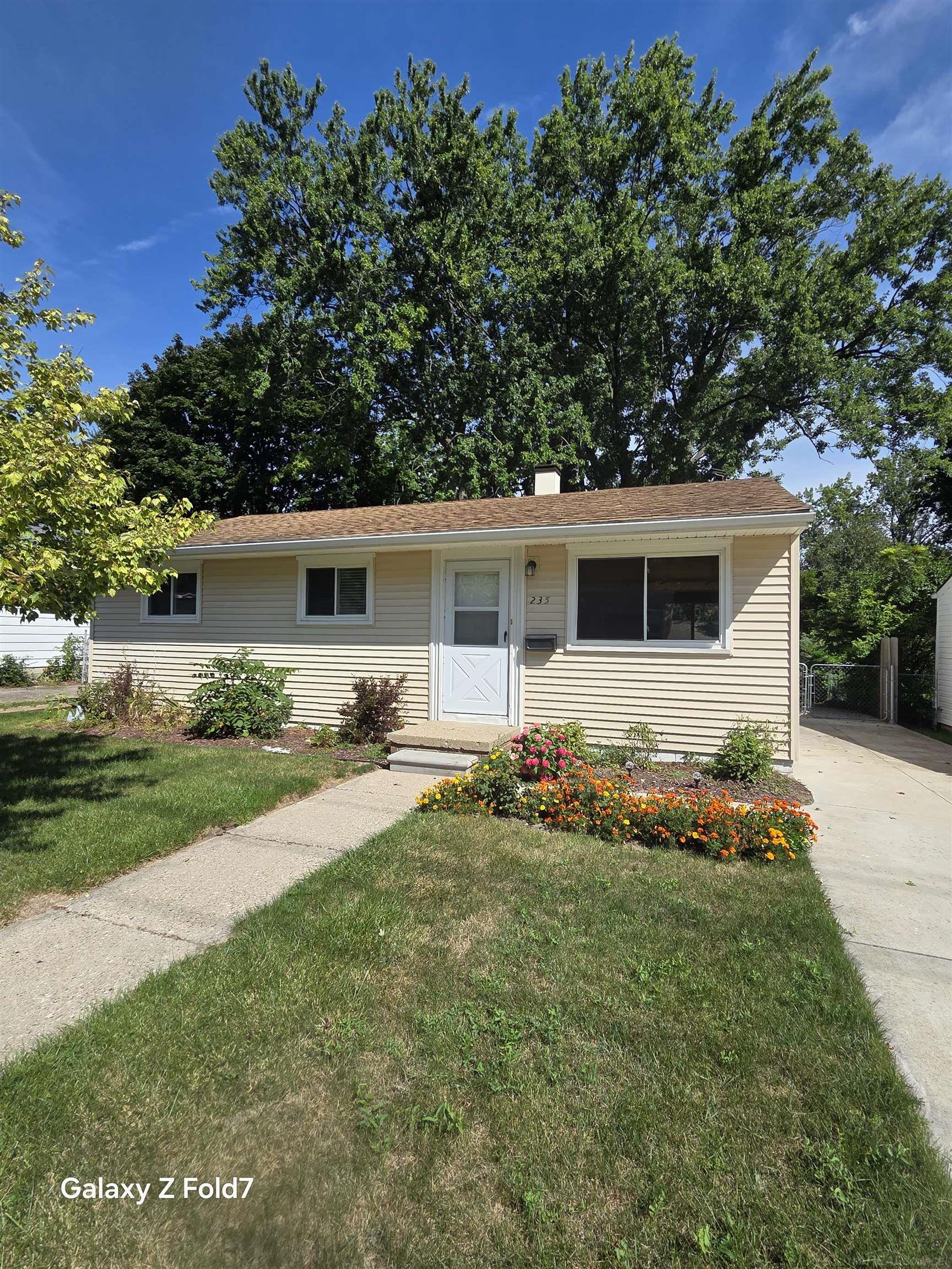 235 Ewell Street Property Photo 4