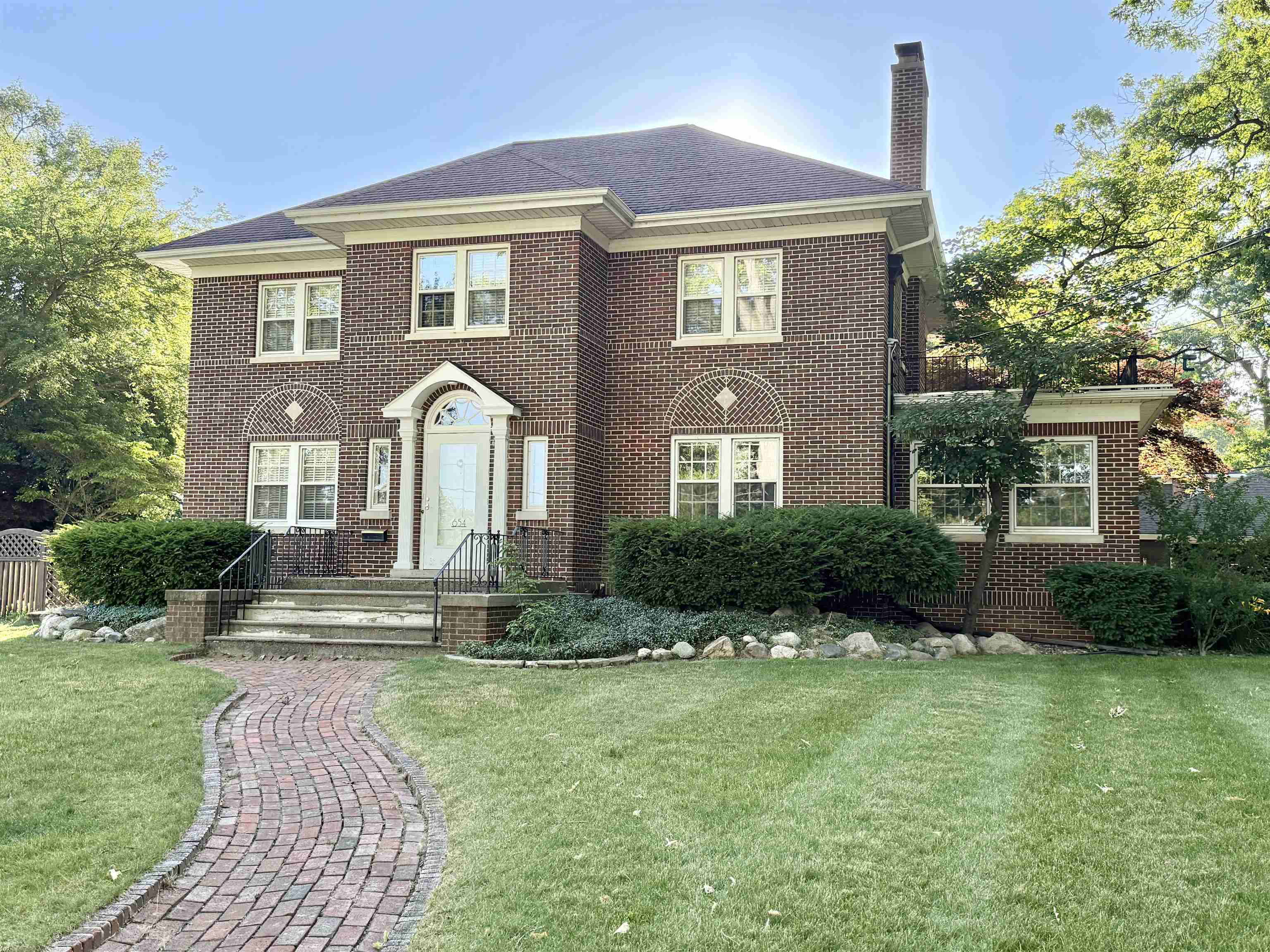654 First Street