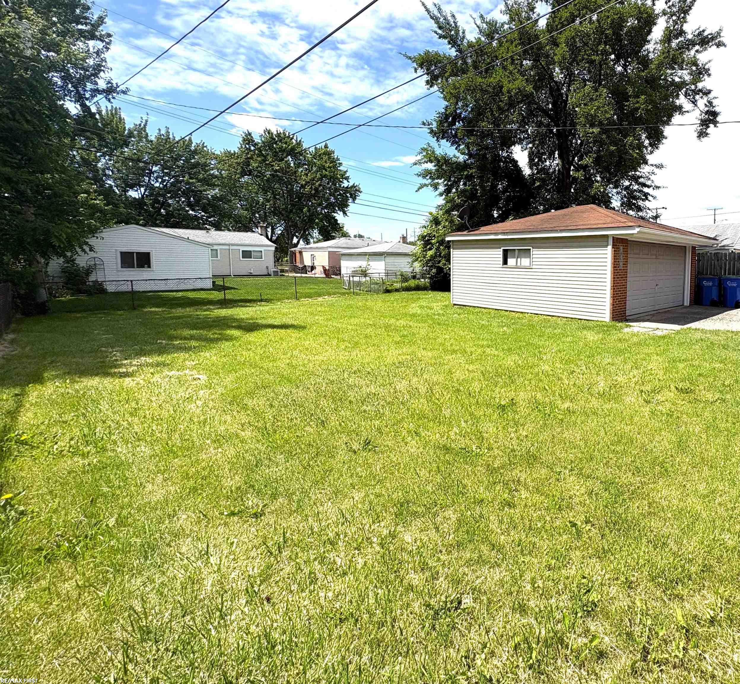 11652 Frazho Road Property Photo 17
