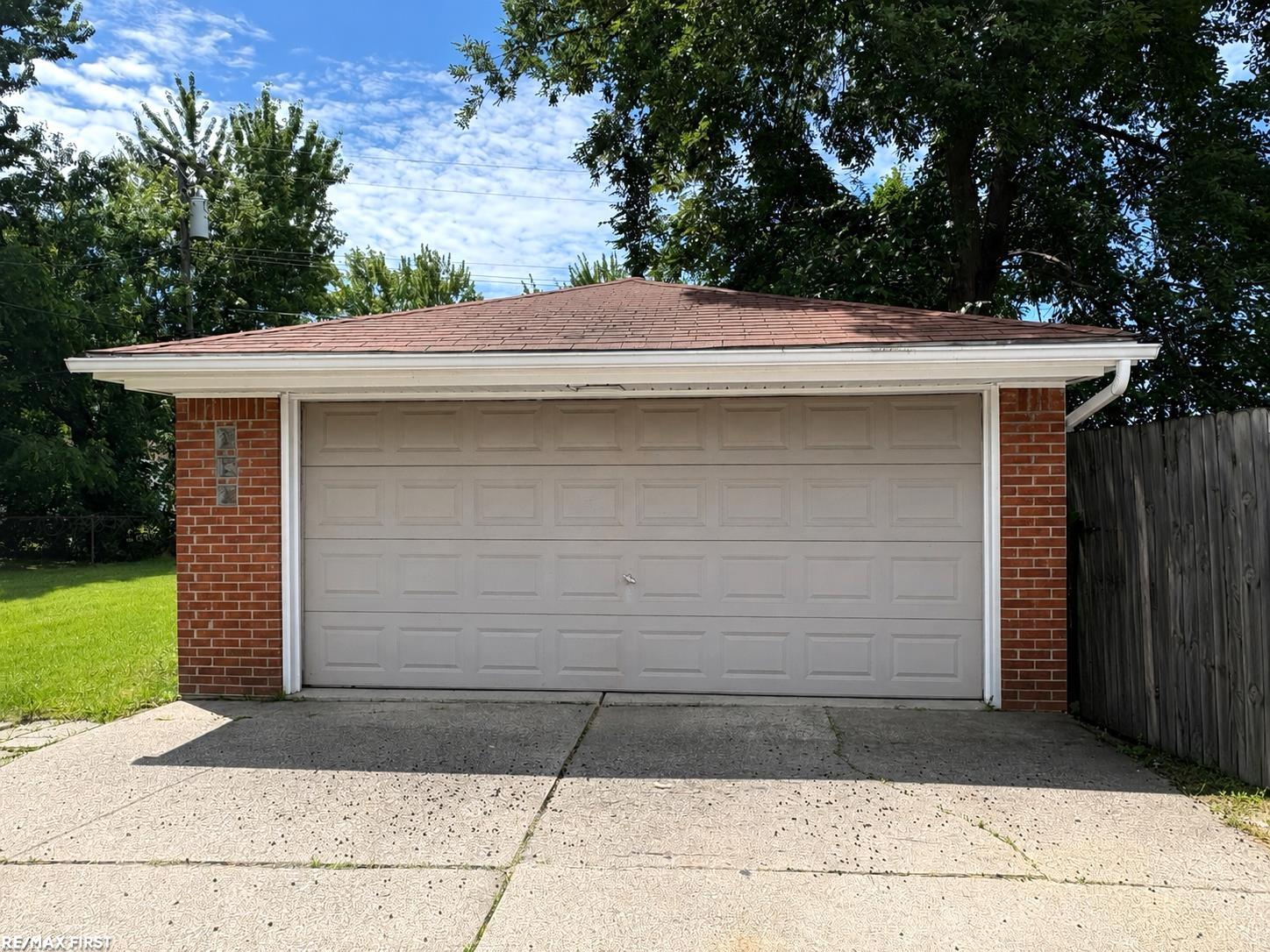 11652 Frazho Road Property Photo 19
