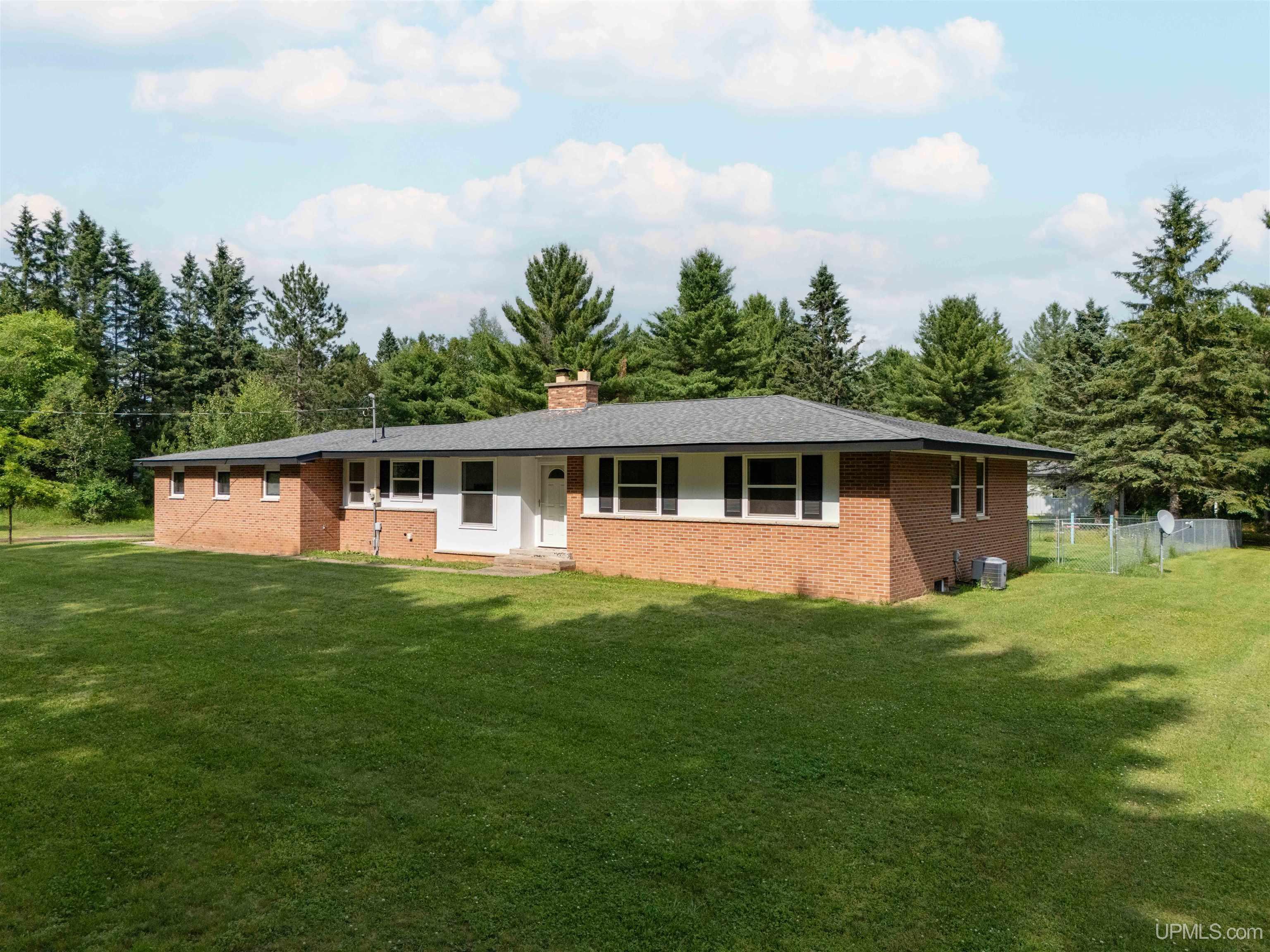 506 Us 141 Highway Property Photo 1