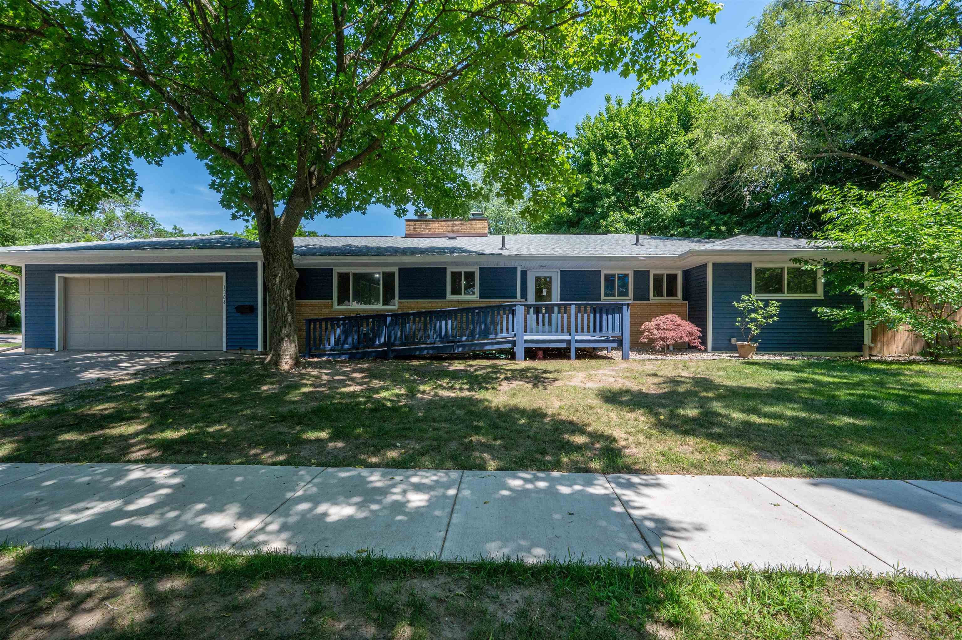 1804 Ivy Lane Property Photo 1