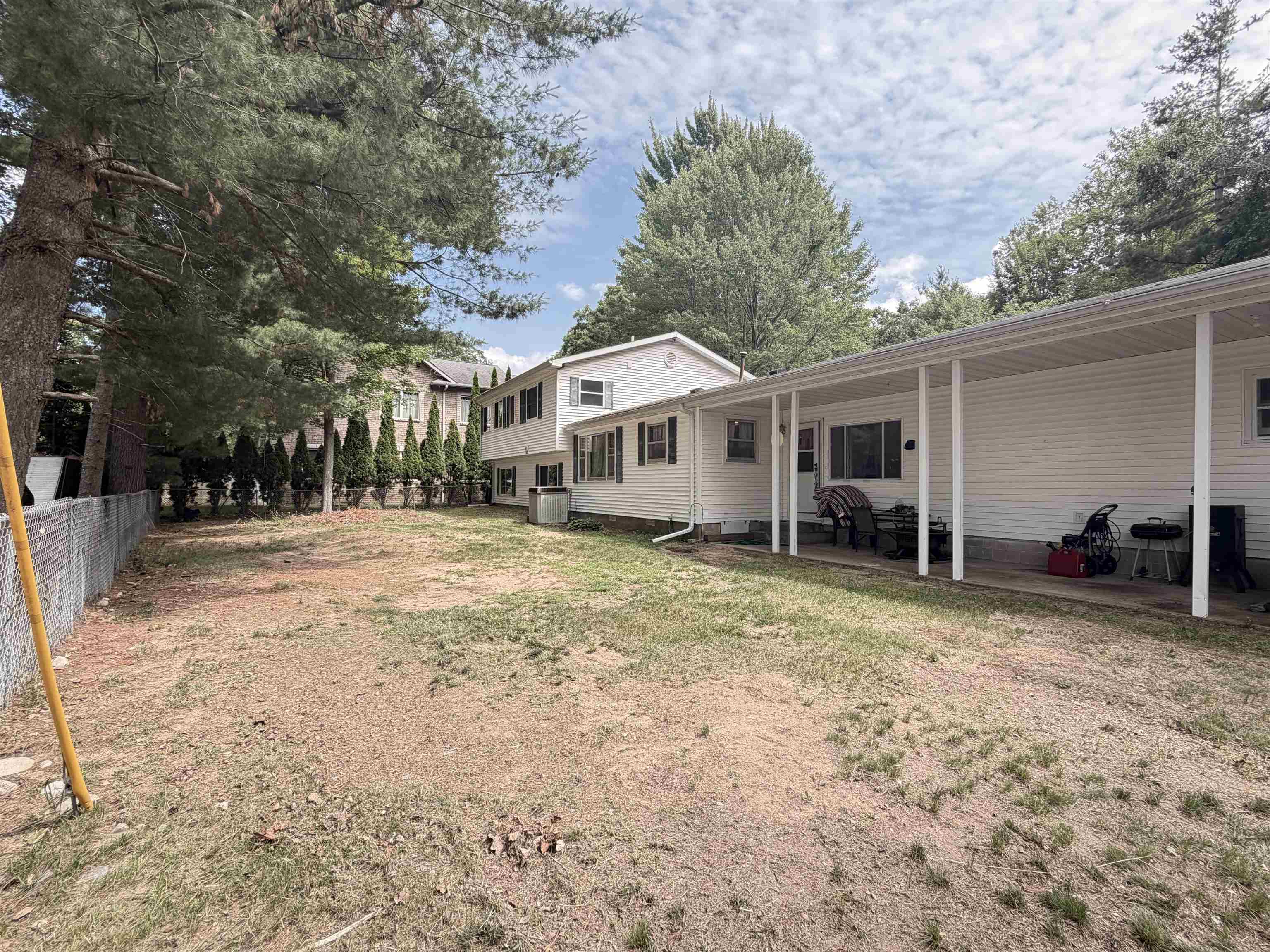 127 E Shadow Lake Road Property Photo 1