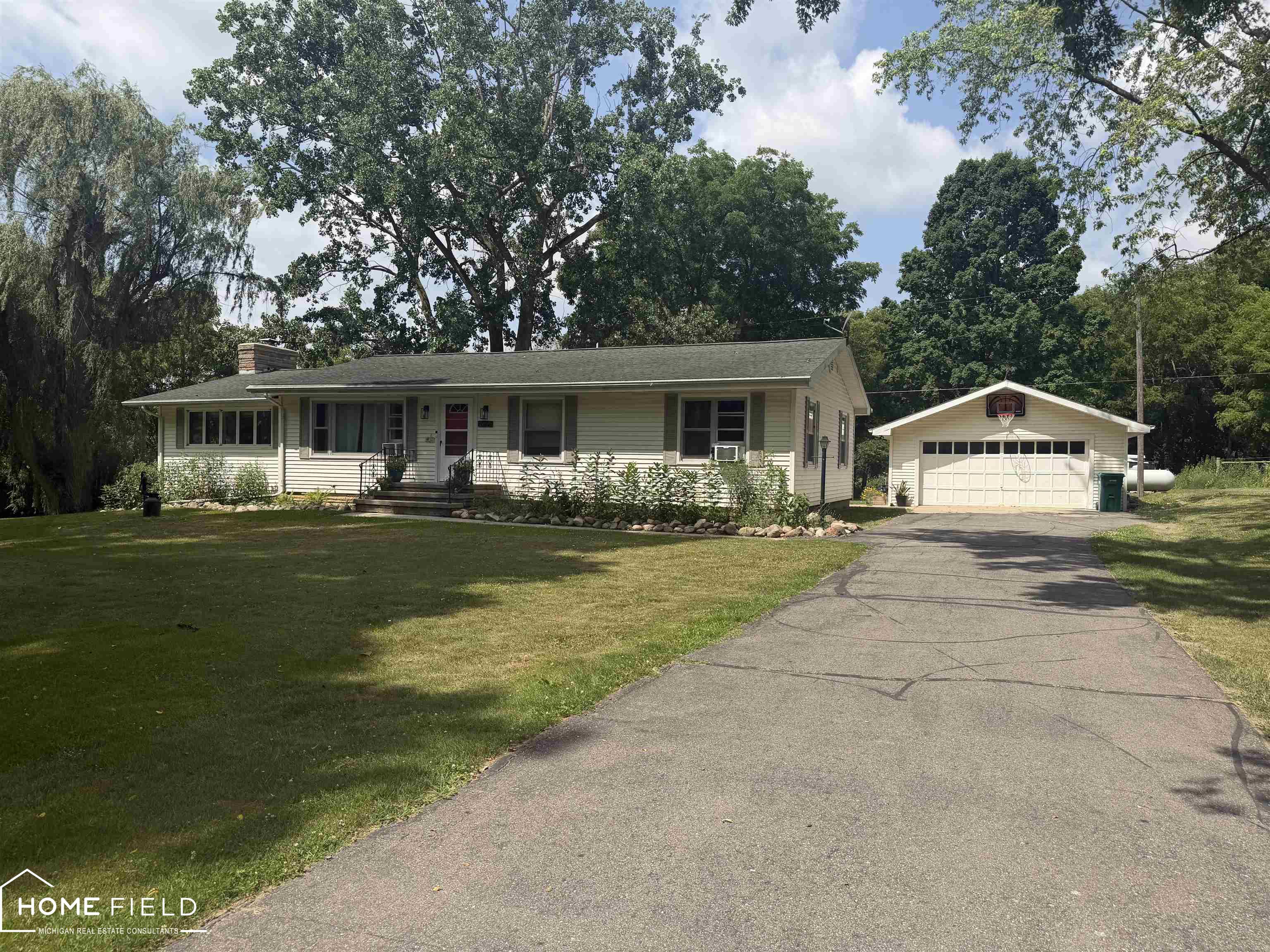 2660 S Morrice Road Property Photo 1