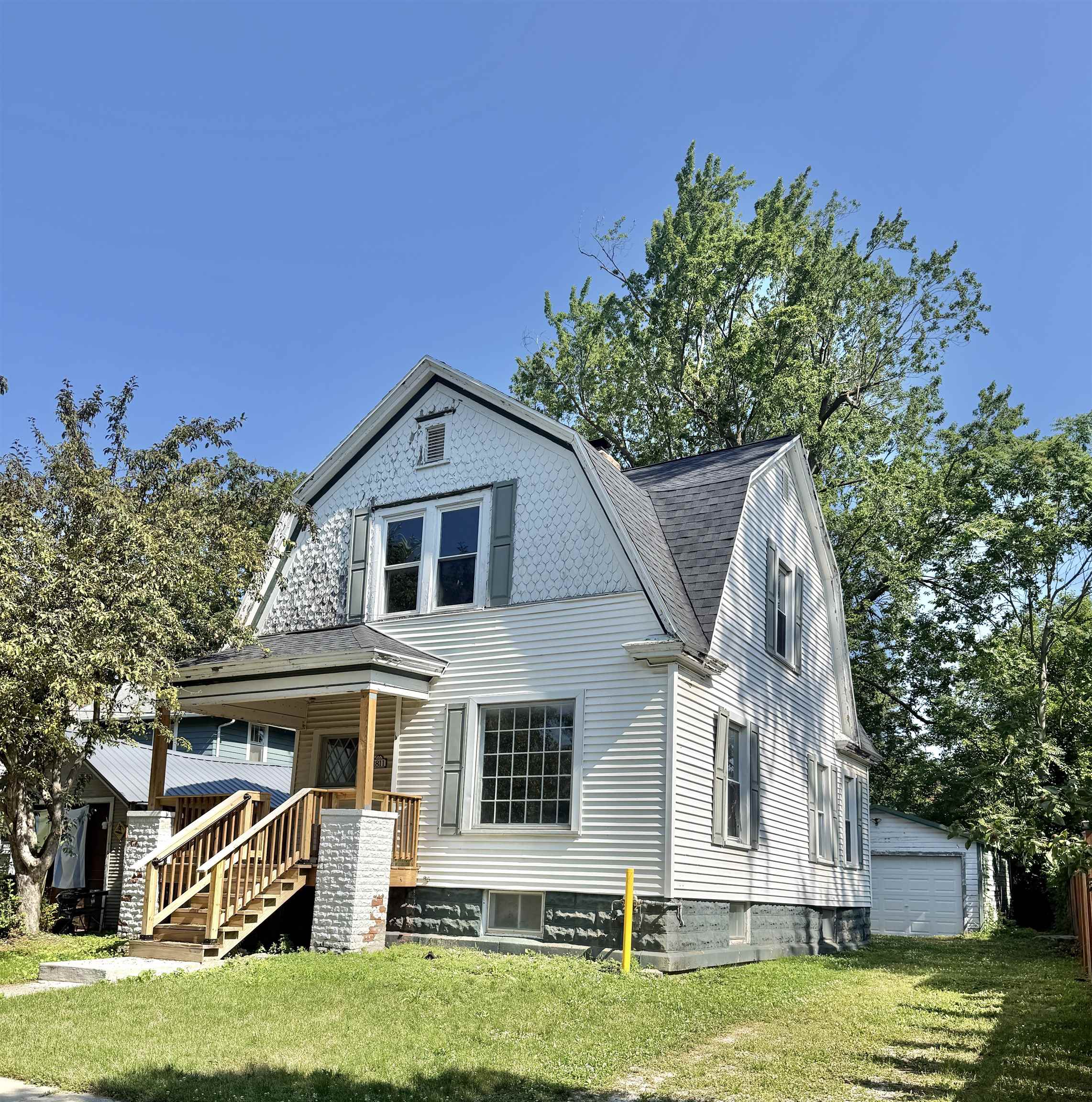 1811 9th Street Property Photo 1