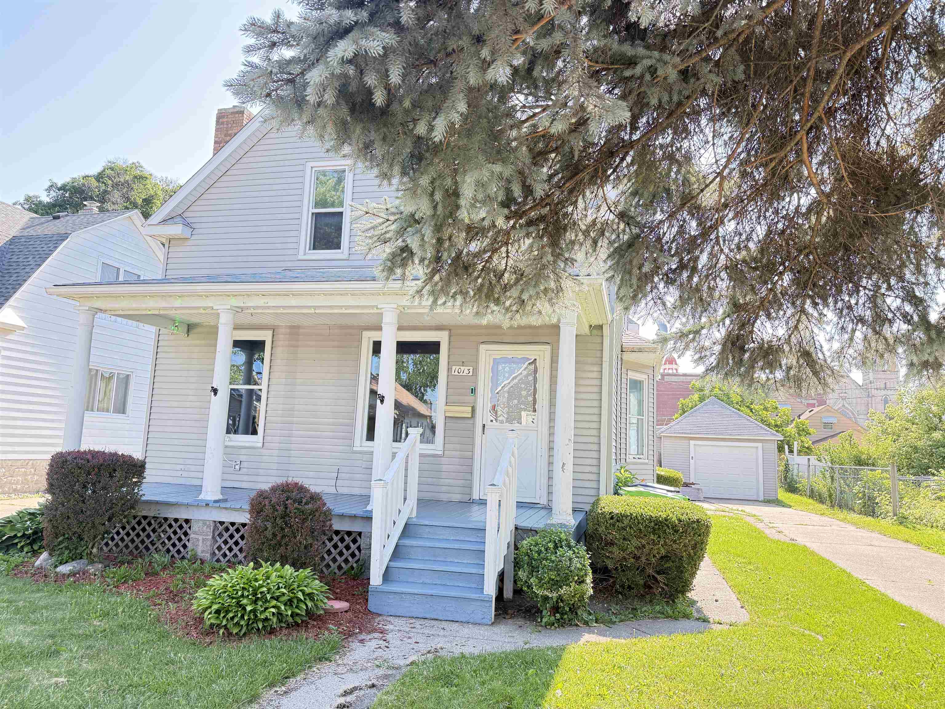 1013 S Jackson Street Property Photo 3