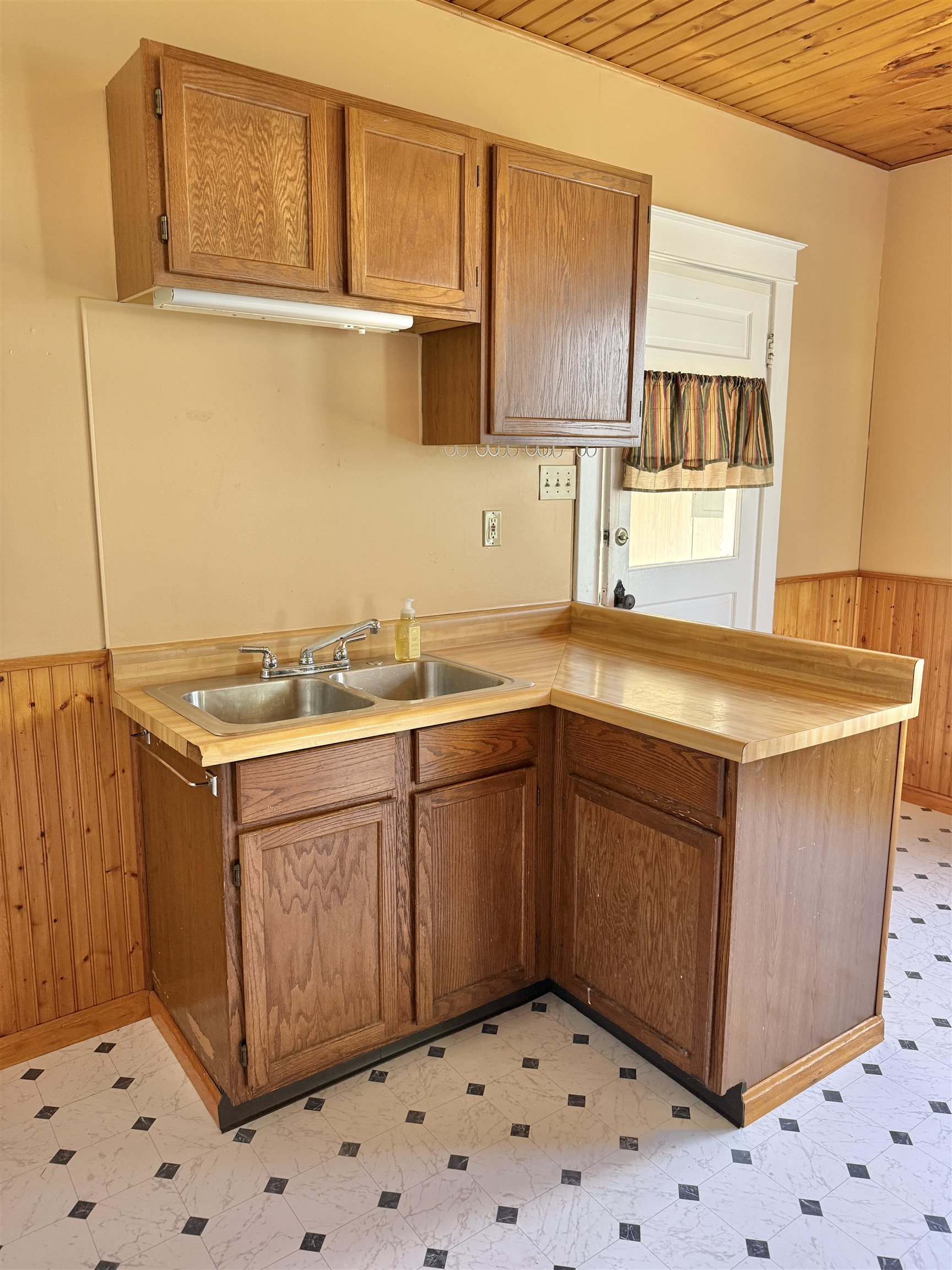 1013 S Jackson Street Property Photo 15