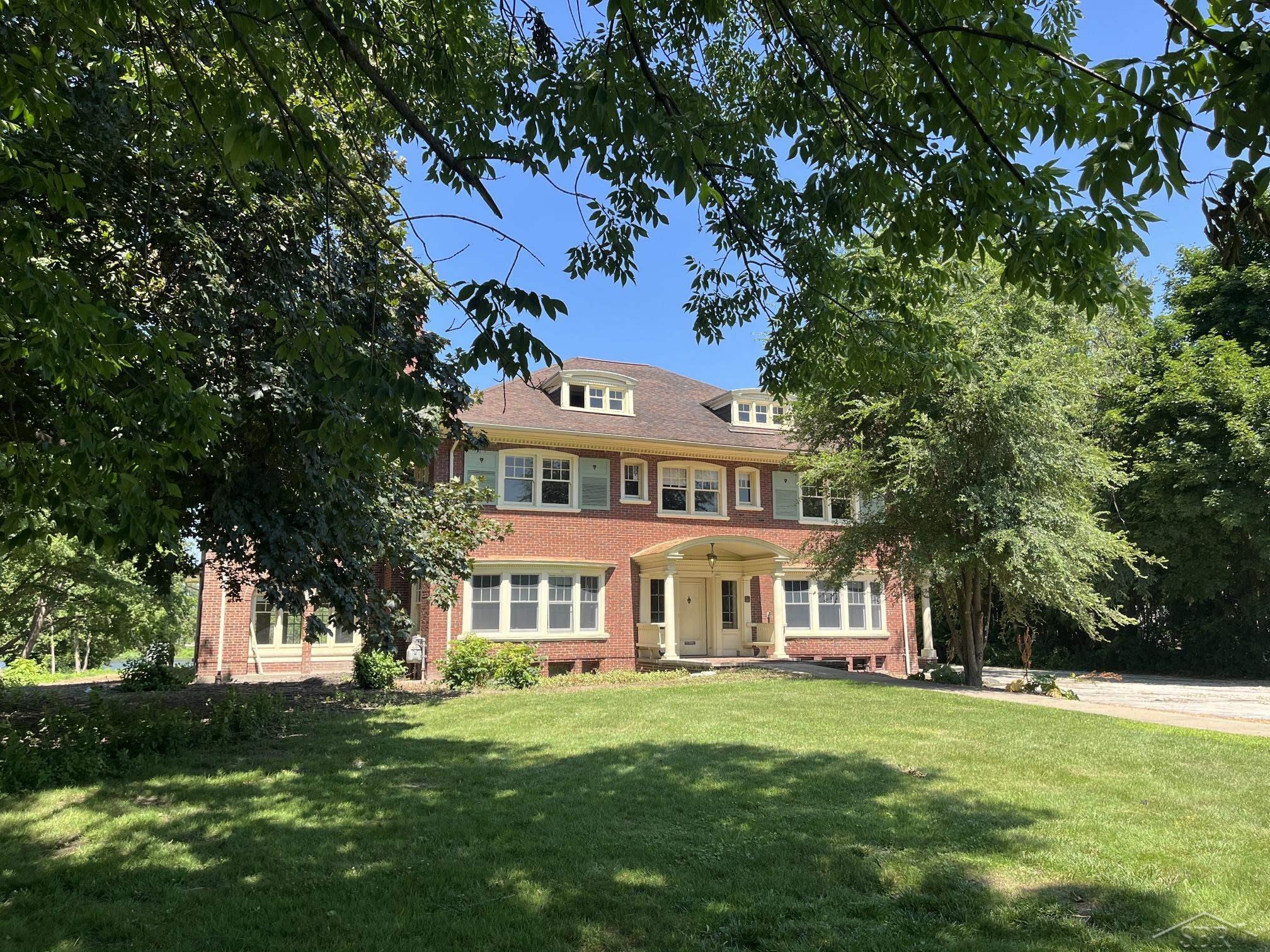 1647 S Washington Avenue Property Photo 1