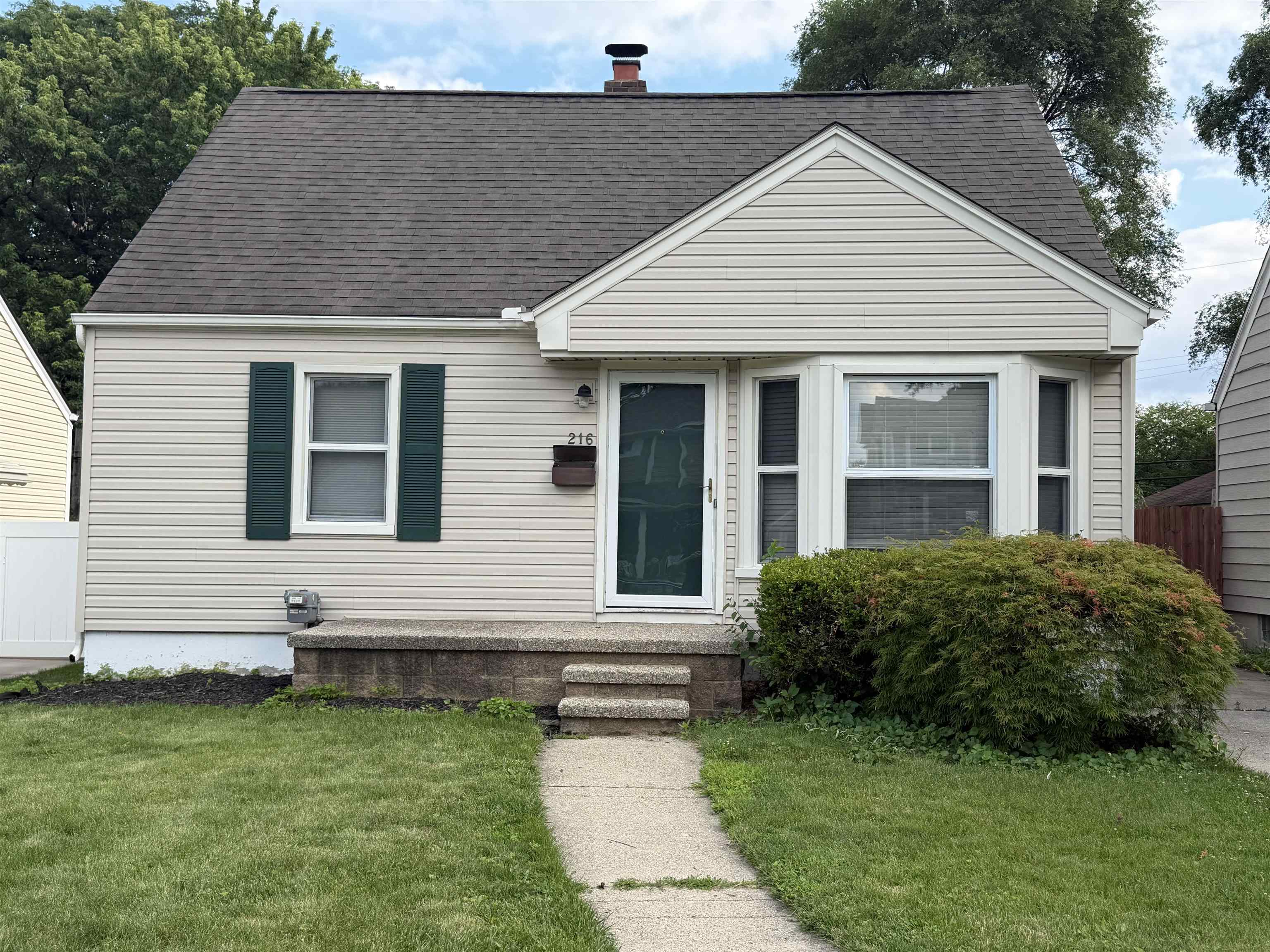 216 Linden Avenue Property Photo 1