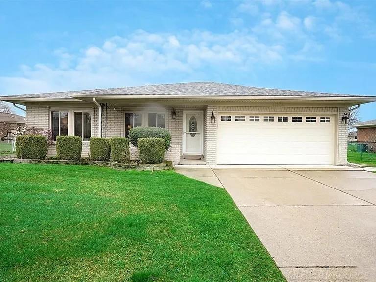 41223 Sesame Drive Property Photo 1