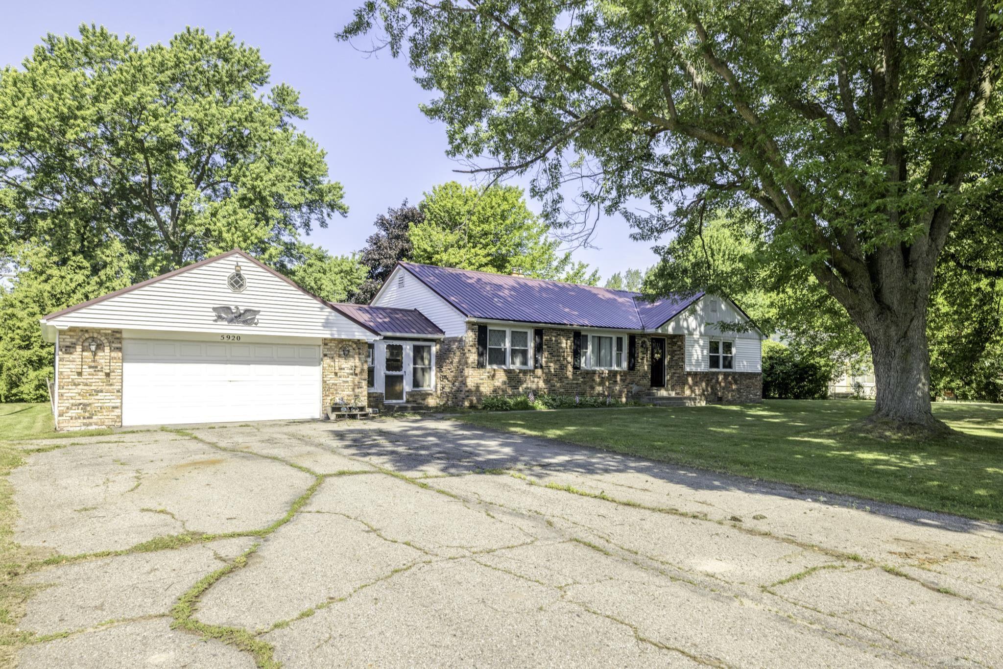 5920 Lakeshore Road Property Photo 2