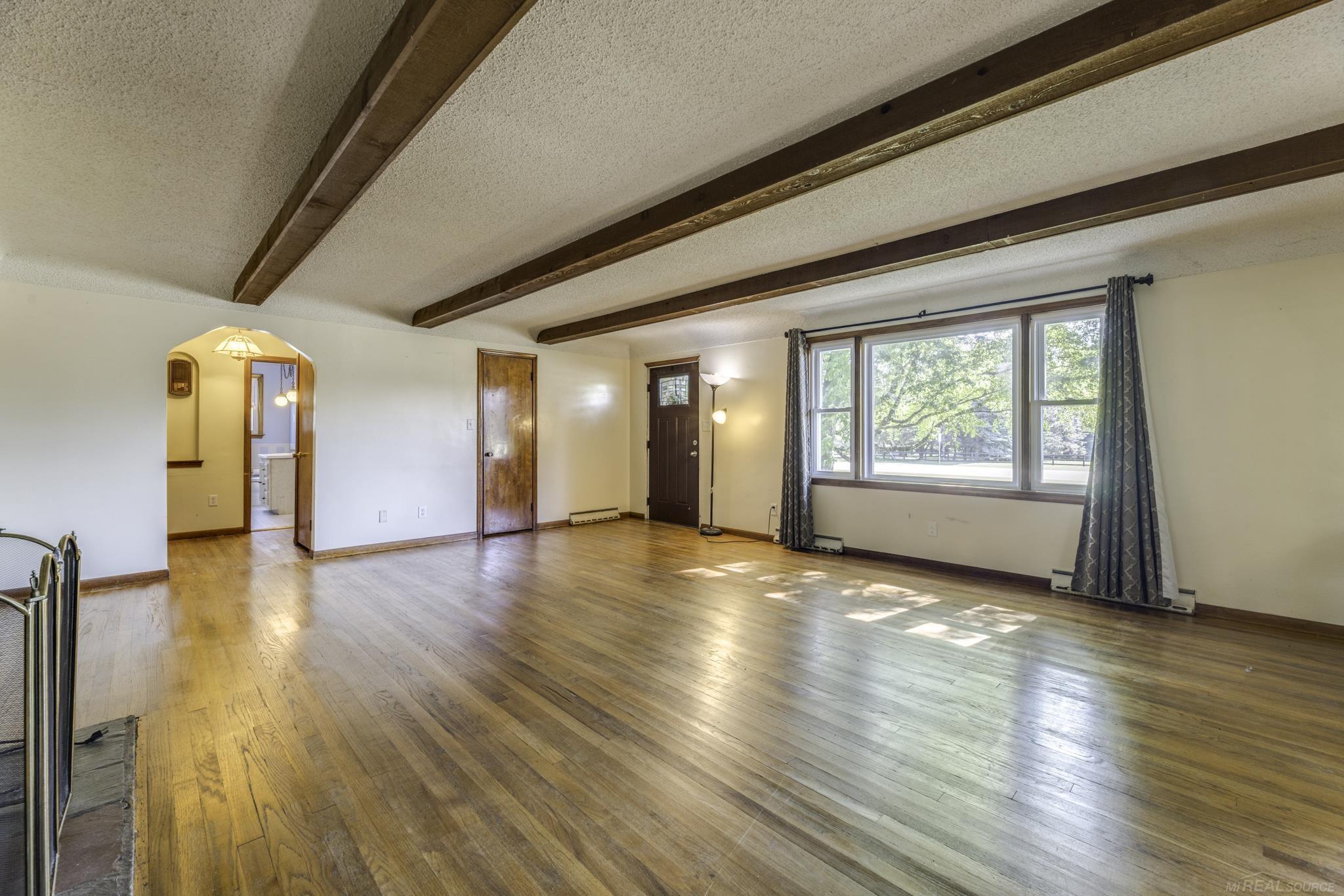 5920 Lakeshore Road Property Photo 4