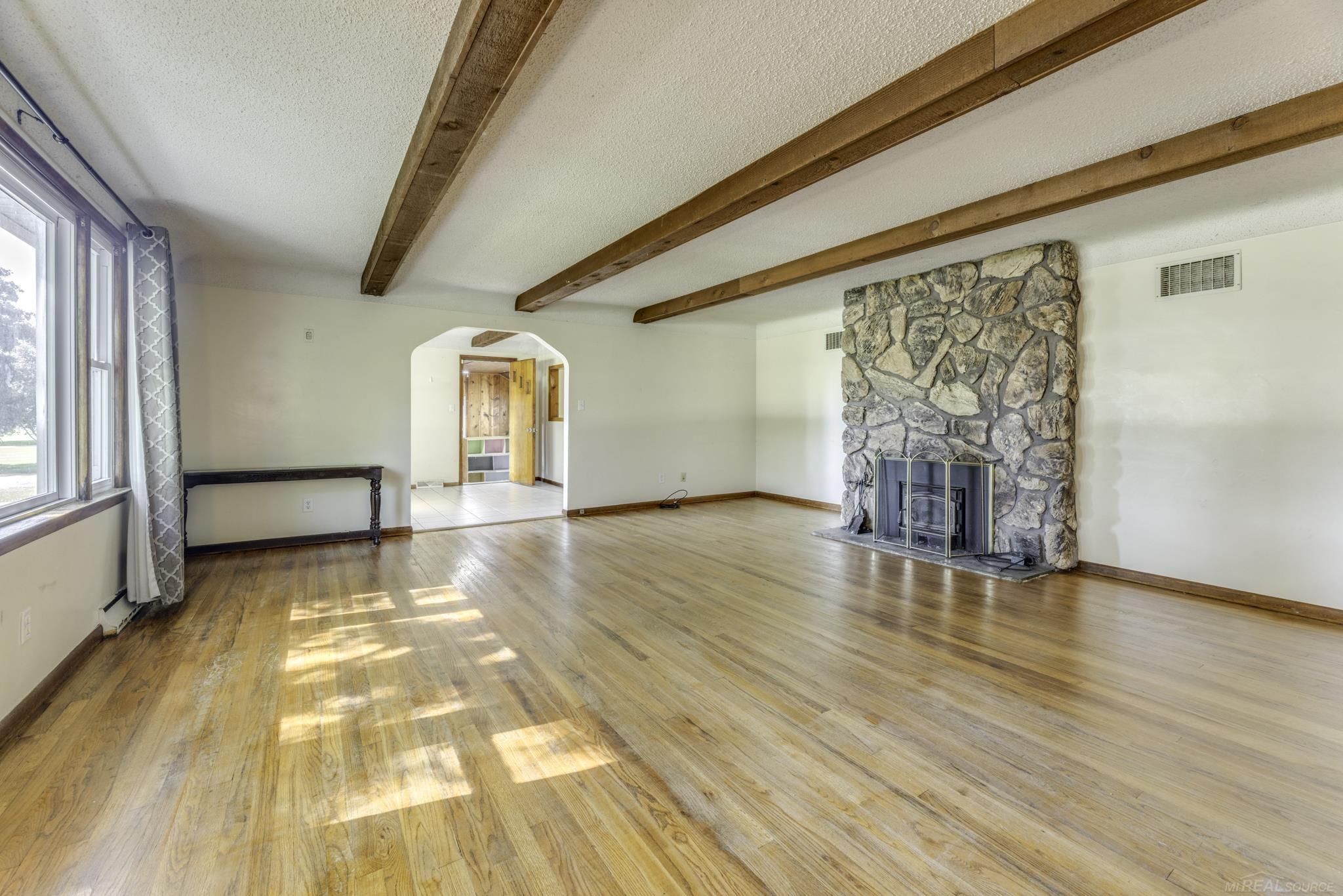 5920 Lakeshore Road Property Photo 6