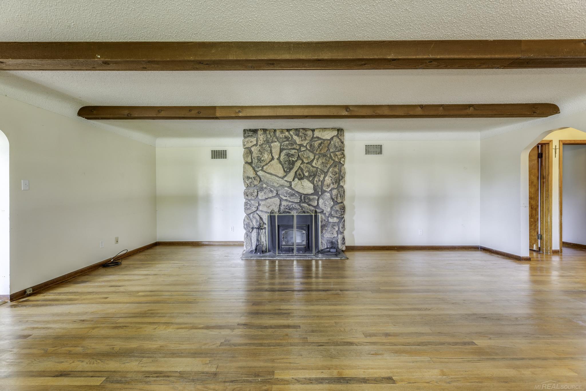 5920 Lakeshore Road Property Photo 7