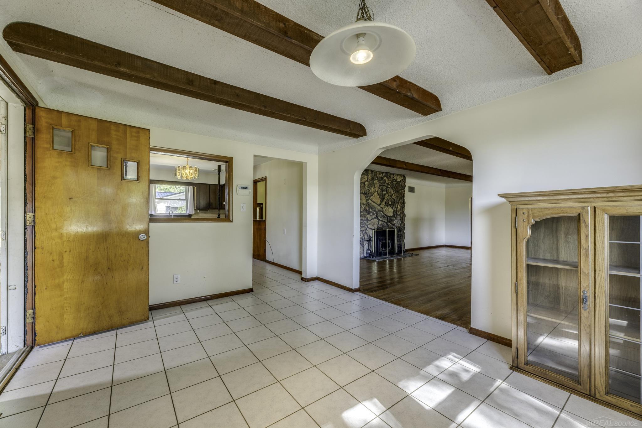 5920 Lakeshore Road Property Photo 8
