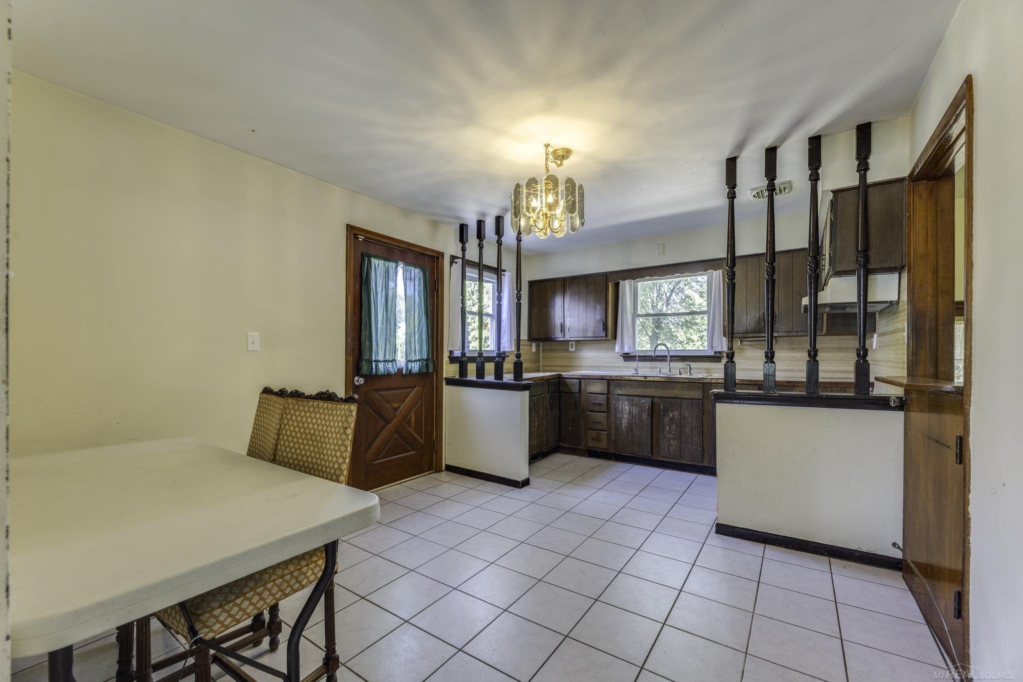 5920 Lakeshore Road Property Photo 10