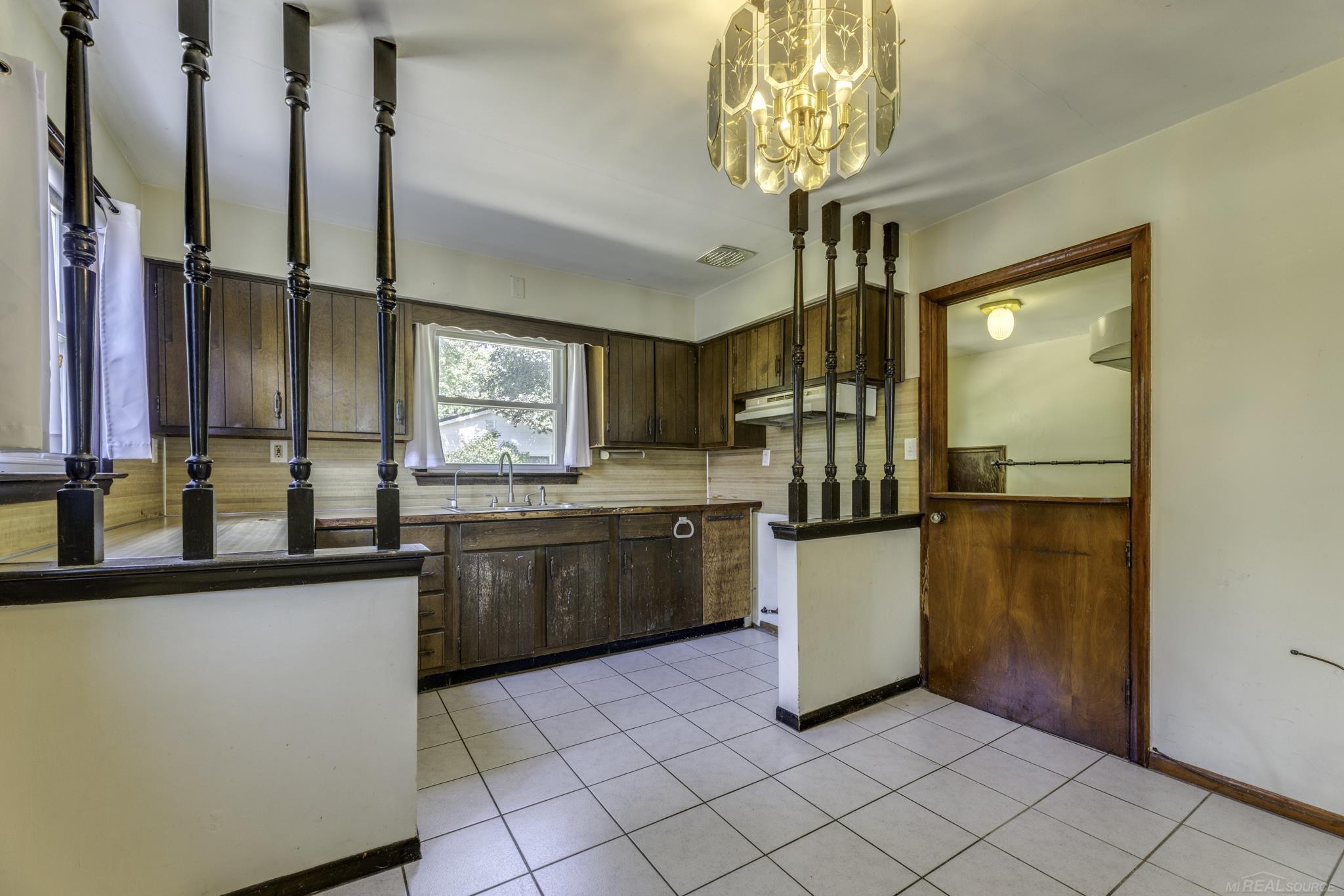 5920 Lakeshore Road Property Photo 13