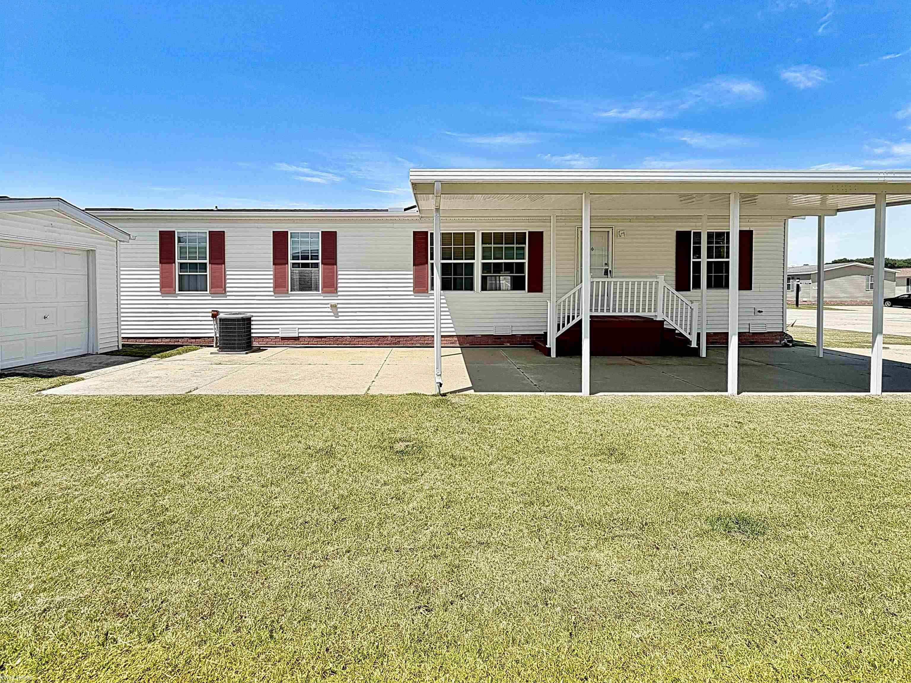37037 Millstone Trail Property Photo 3