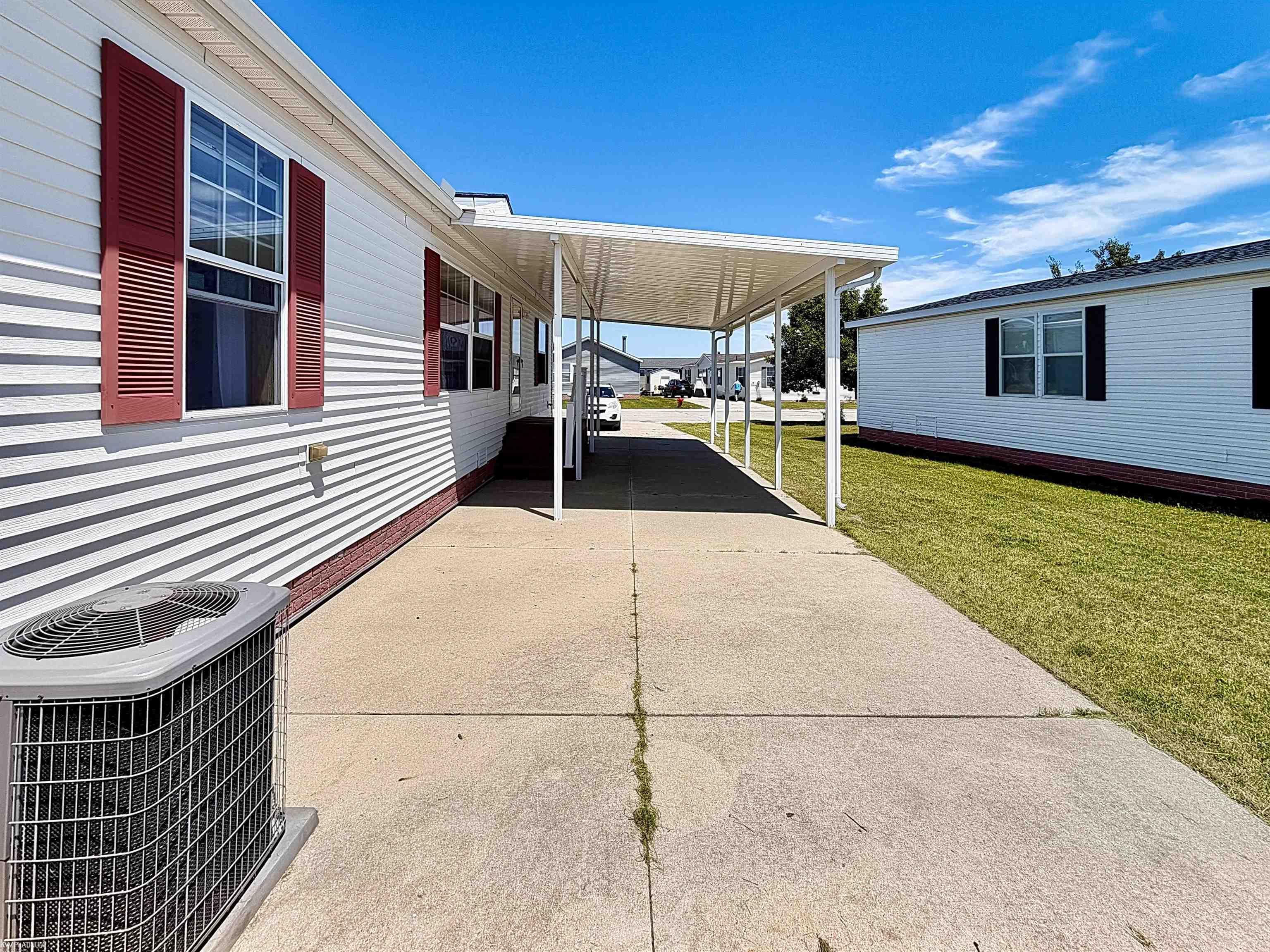 37037 Millstone Trail Property Photo 4