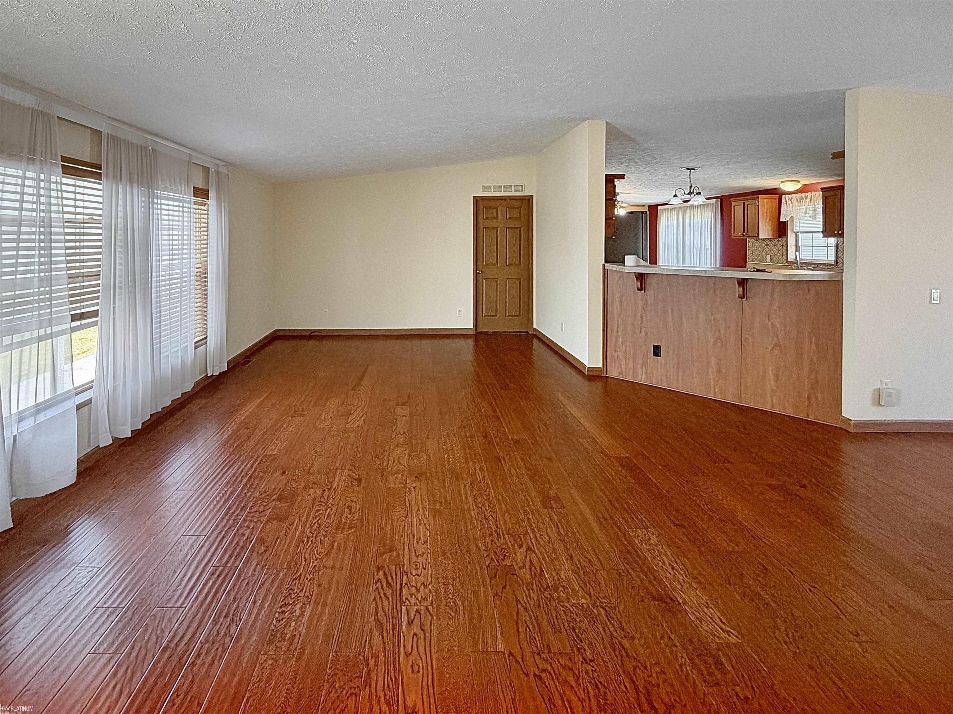 37037 Millstone Trail Property Photo 7