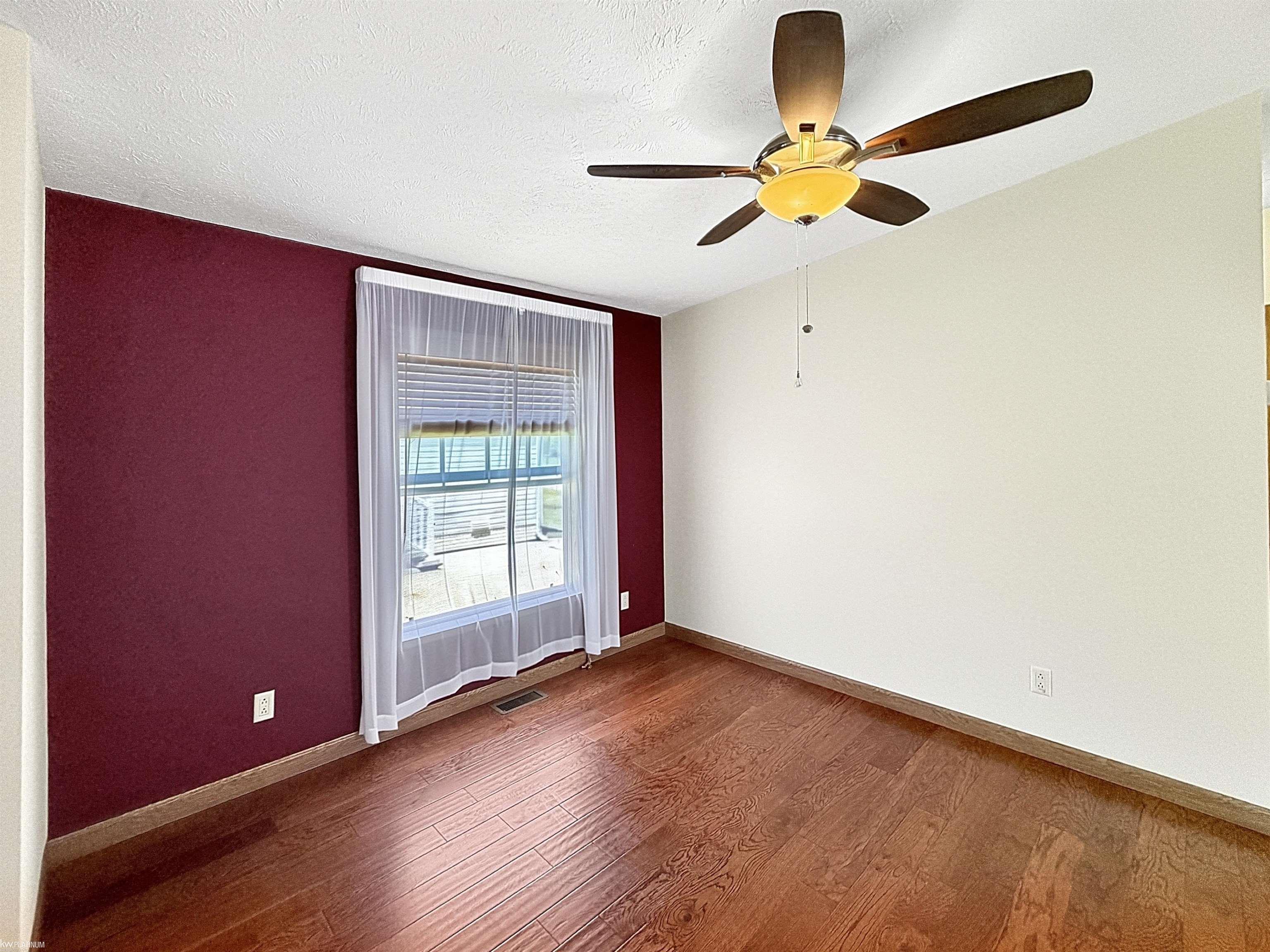 37037 Millstone Trail Property Photo 9