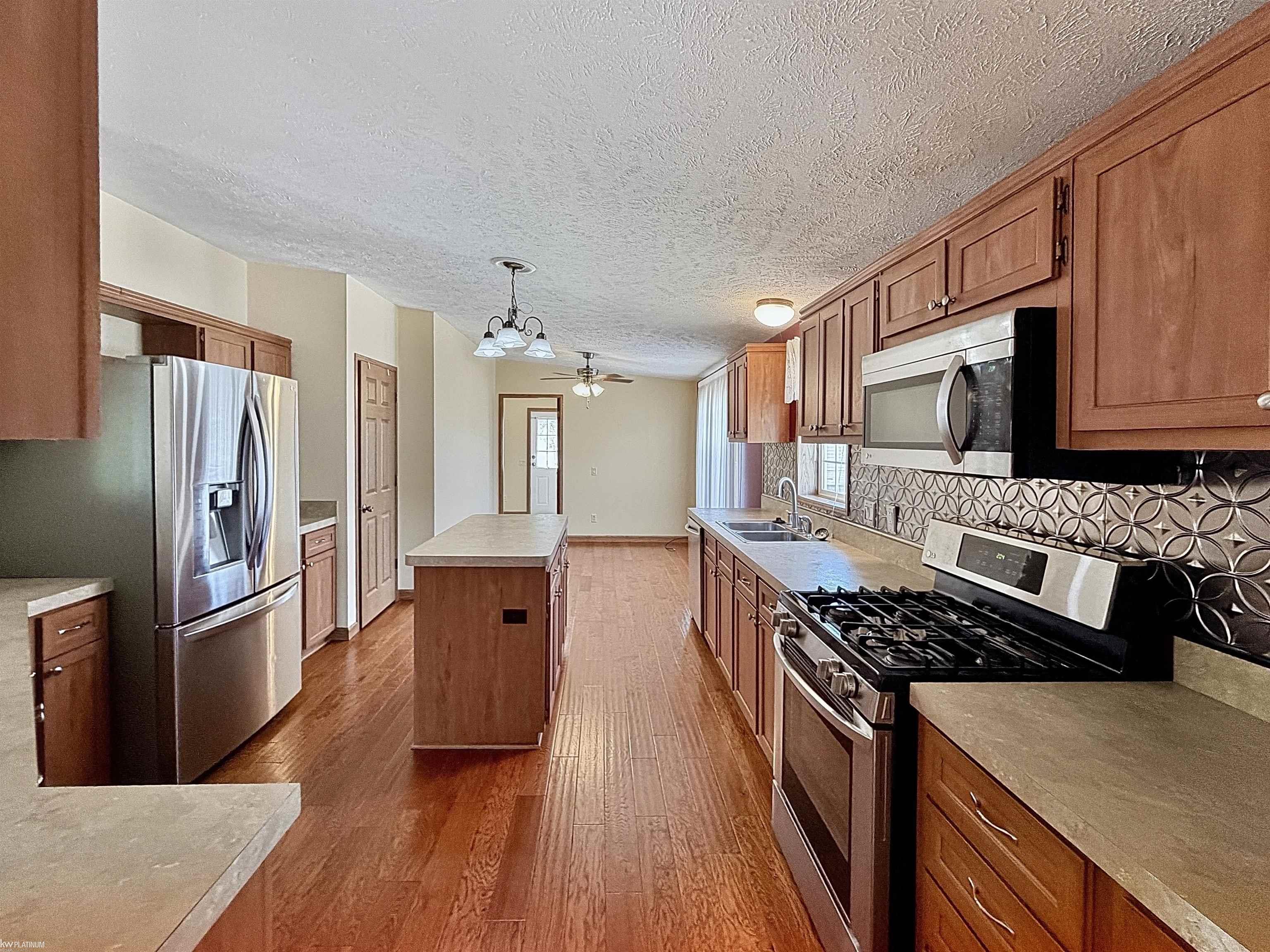 37037 Millstone Trail Property Photo 10